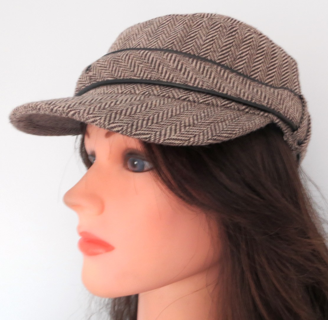 Brown herringbone cap with belt