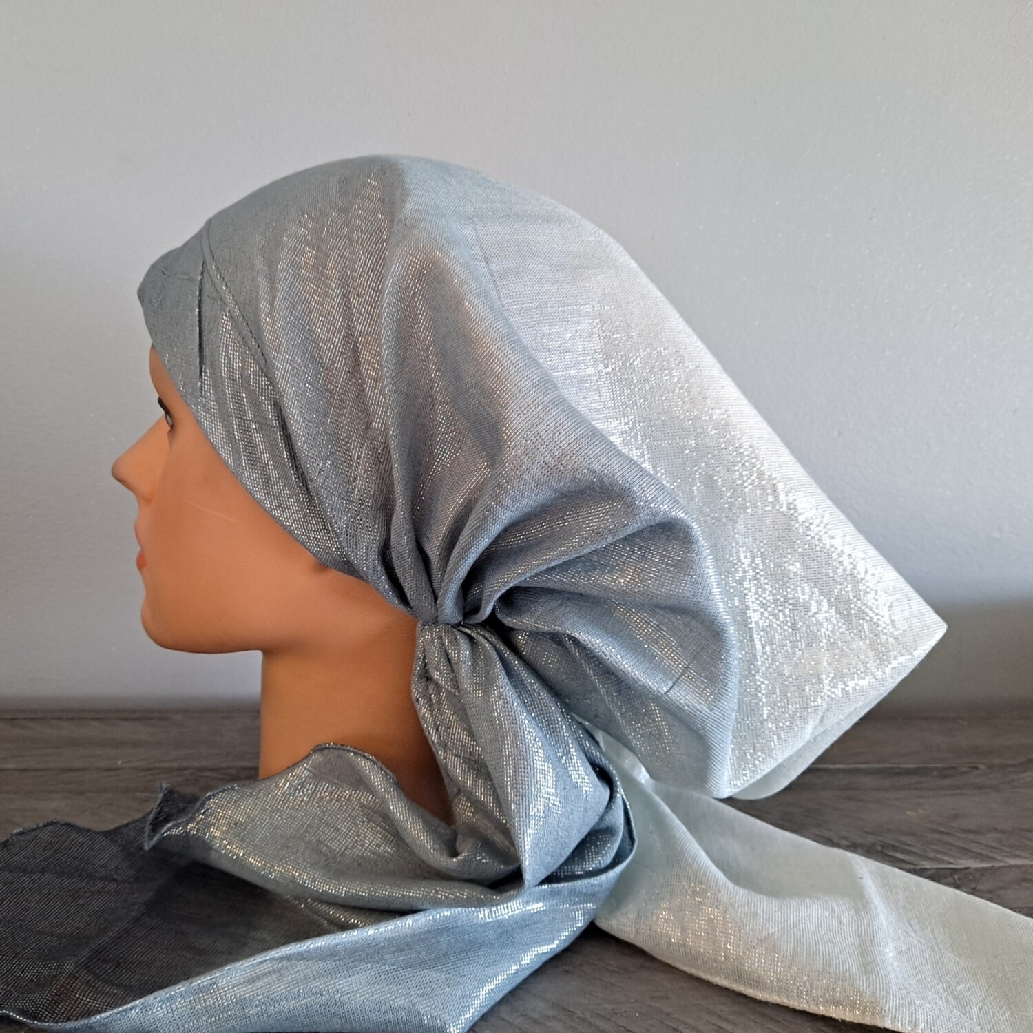 Gray/black ombre&#39; shimmer pretied tichel