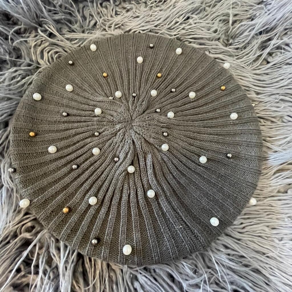 Gray - white pearled lined snood/beret