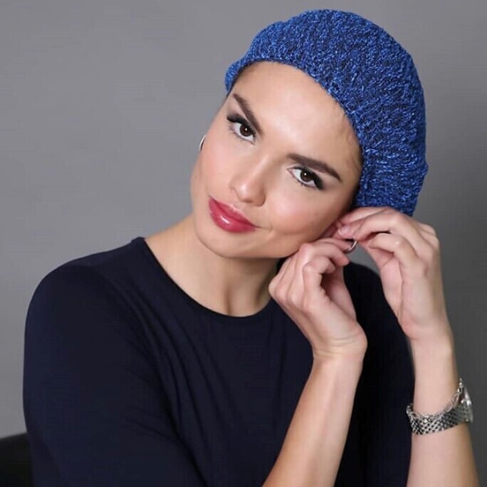 Lined gray pearl snood