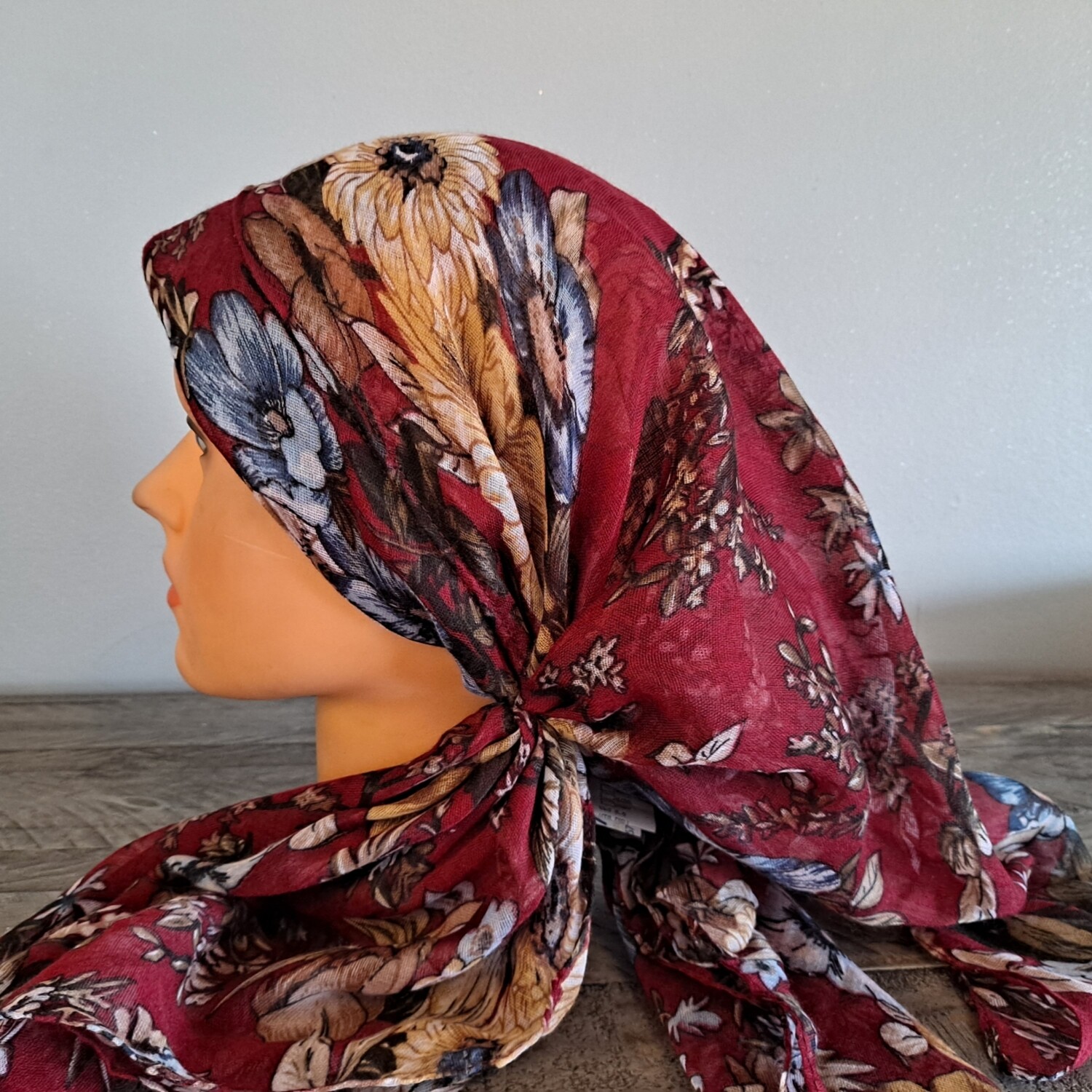 Maroon floral super lightweight long back pre-tied kerchief w/band sewn in