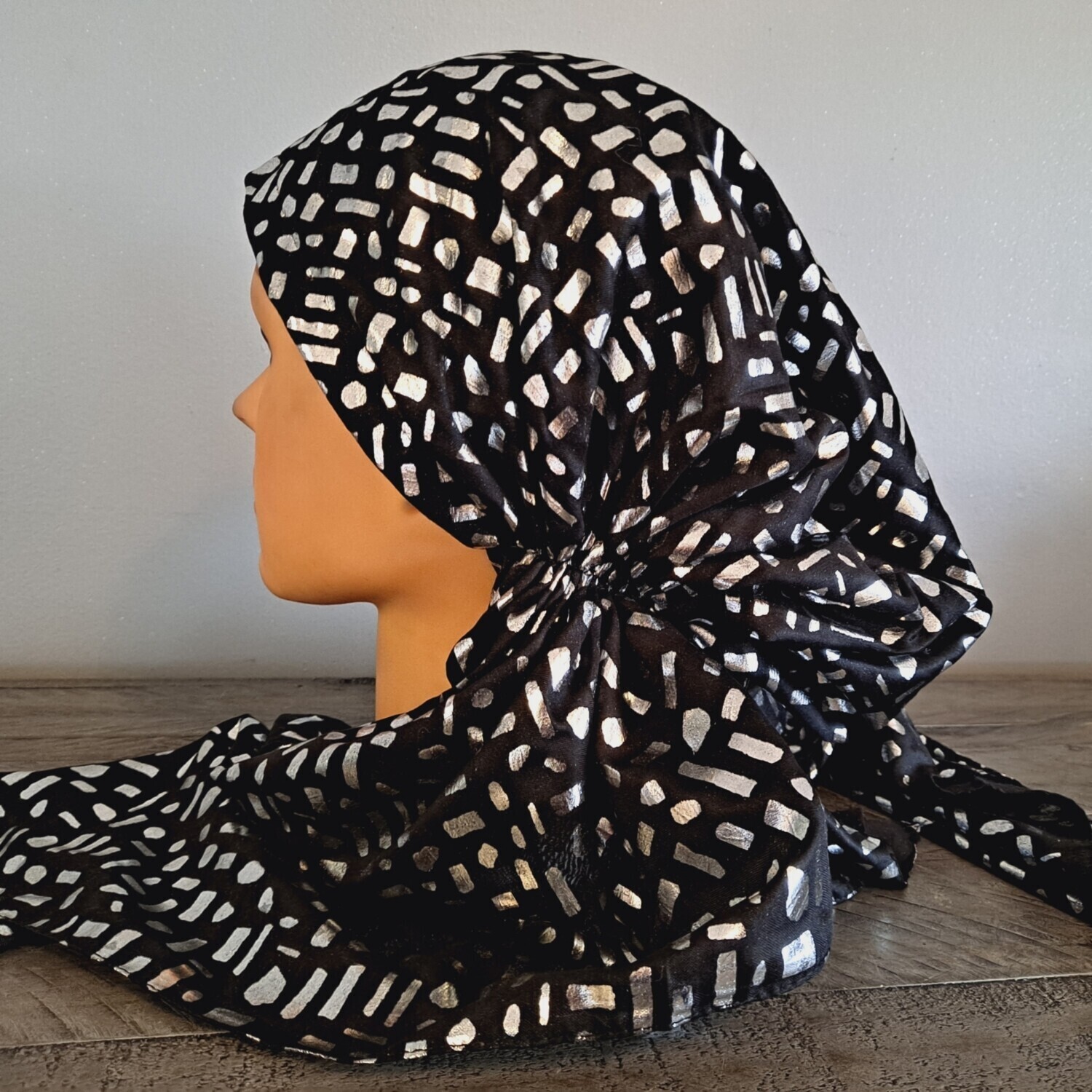 Black/silver shapes metallic patterned pretied tichel