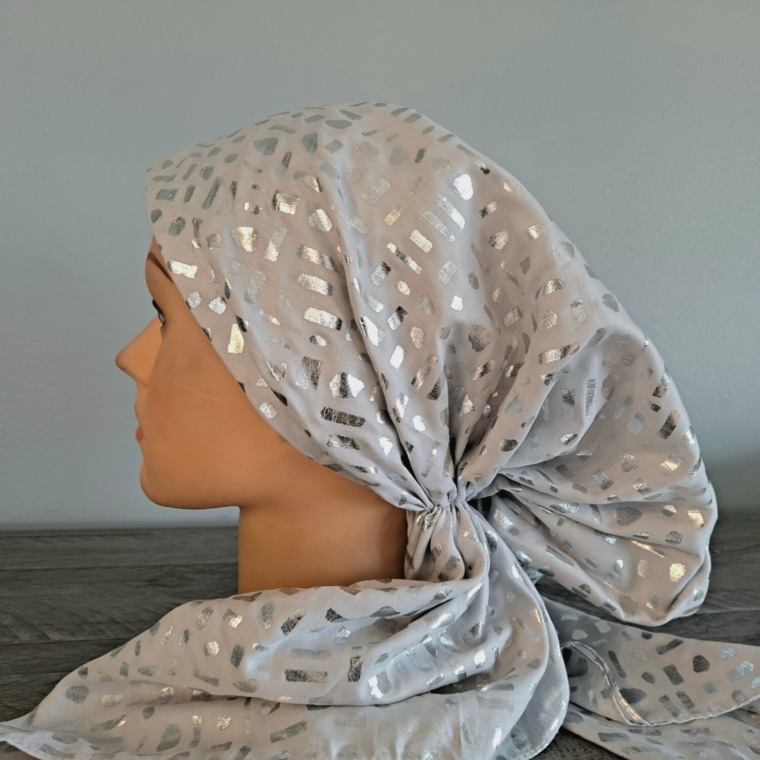Light silvery gray/silver shapes metallic patterned pretied tichels