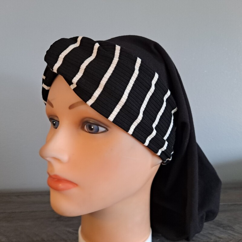 Knot snood black and white