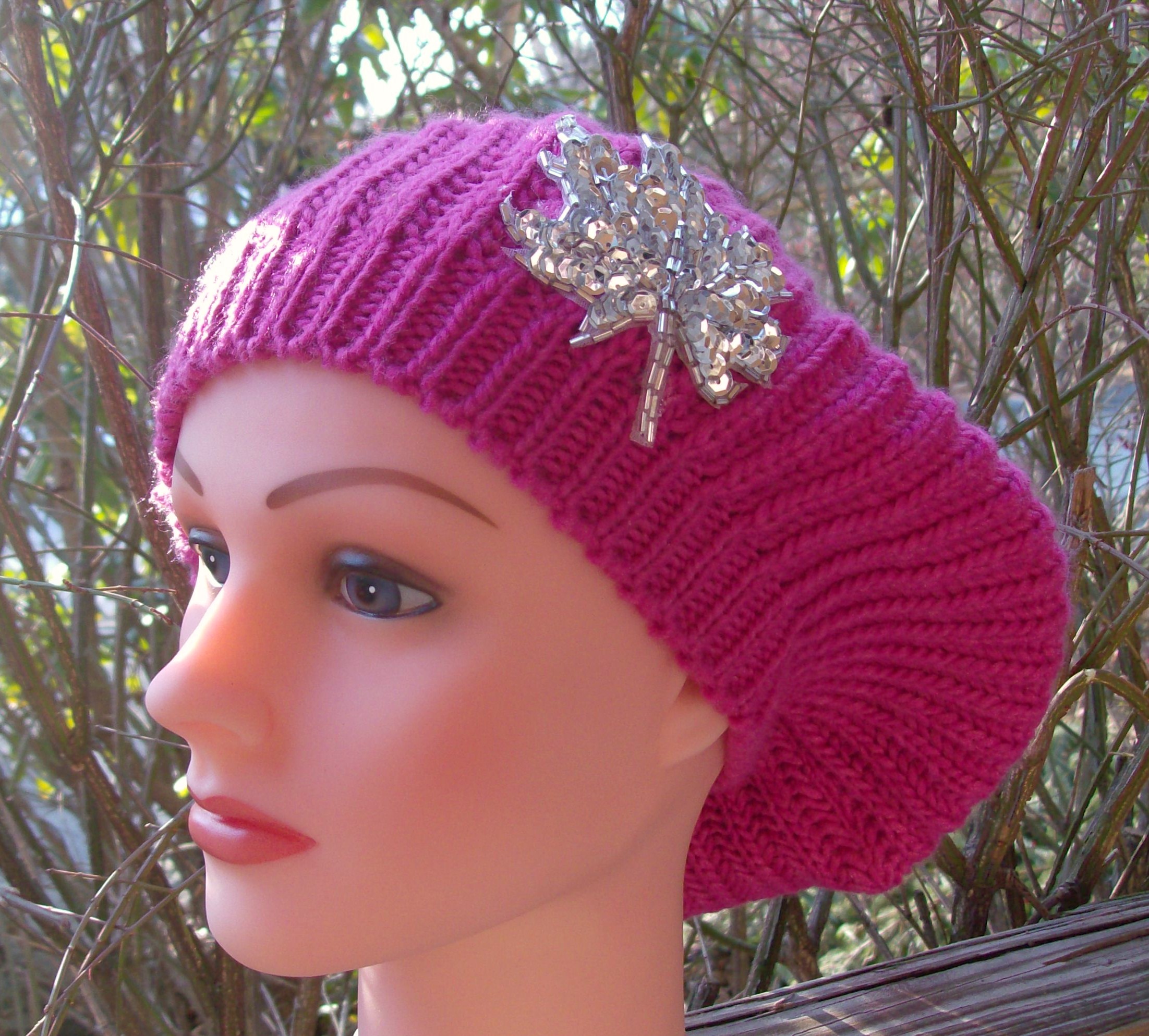 Chic beret hot pink
