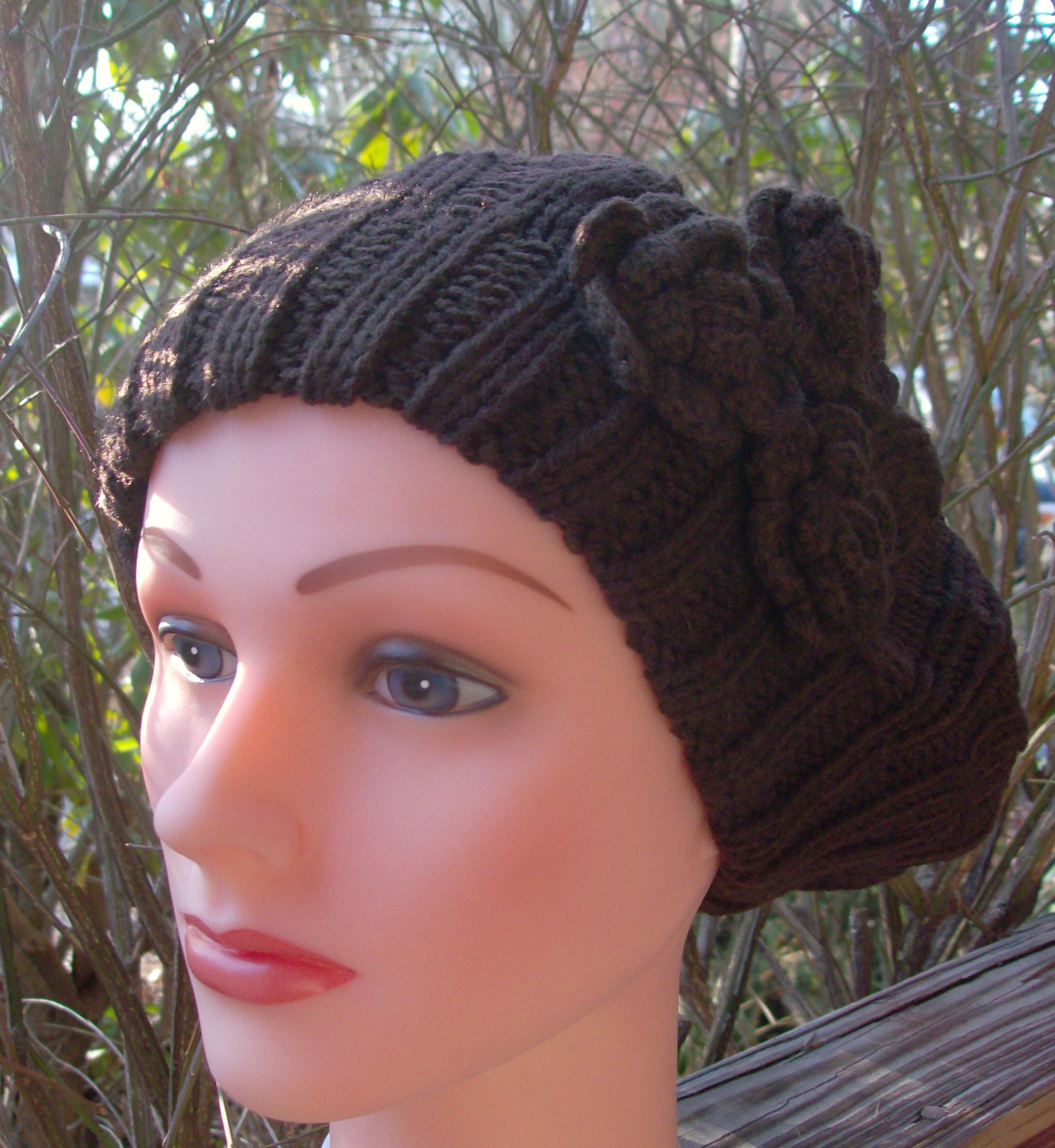 Triple side flower beret brown