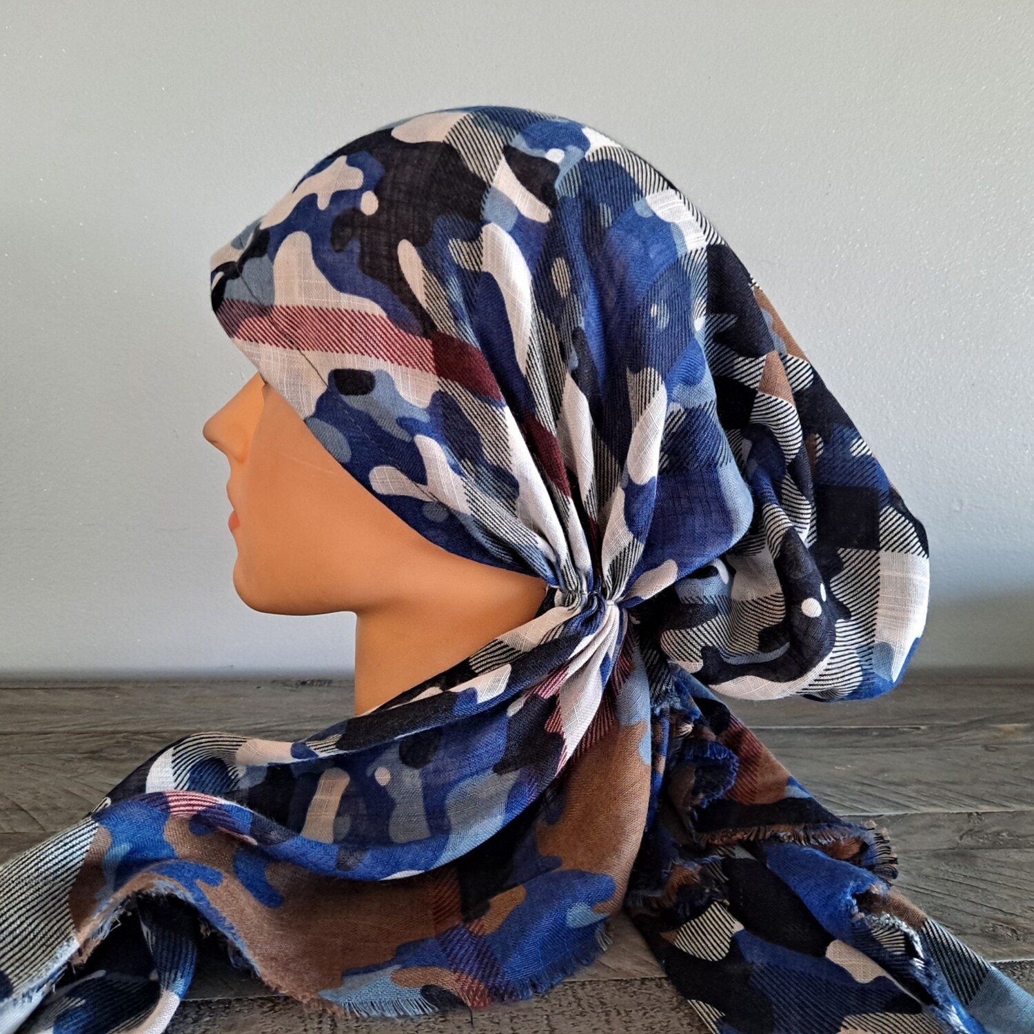 Camouflaged w/blue soft fringes pretied tichel