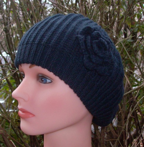 Single flower beret navy