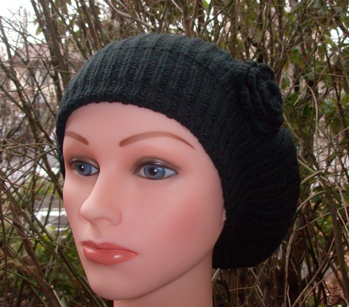 Single flower beret black