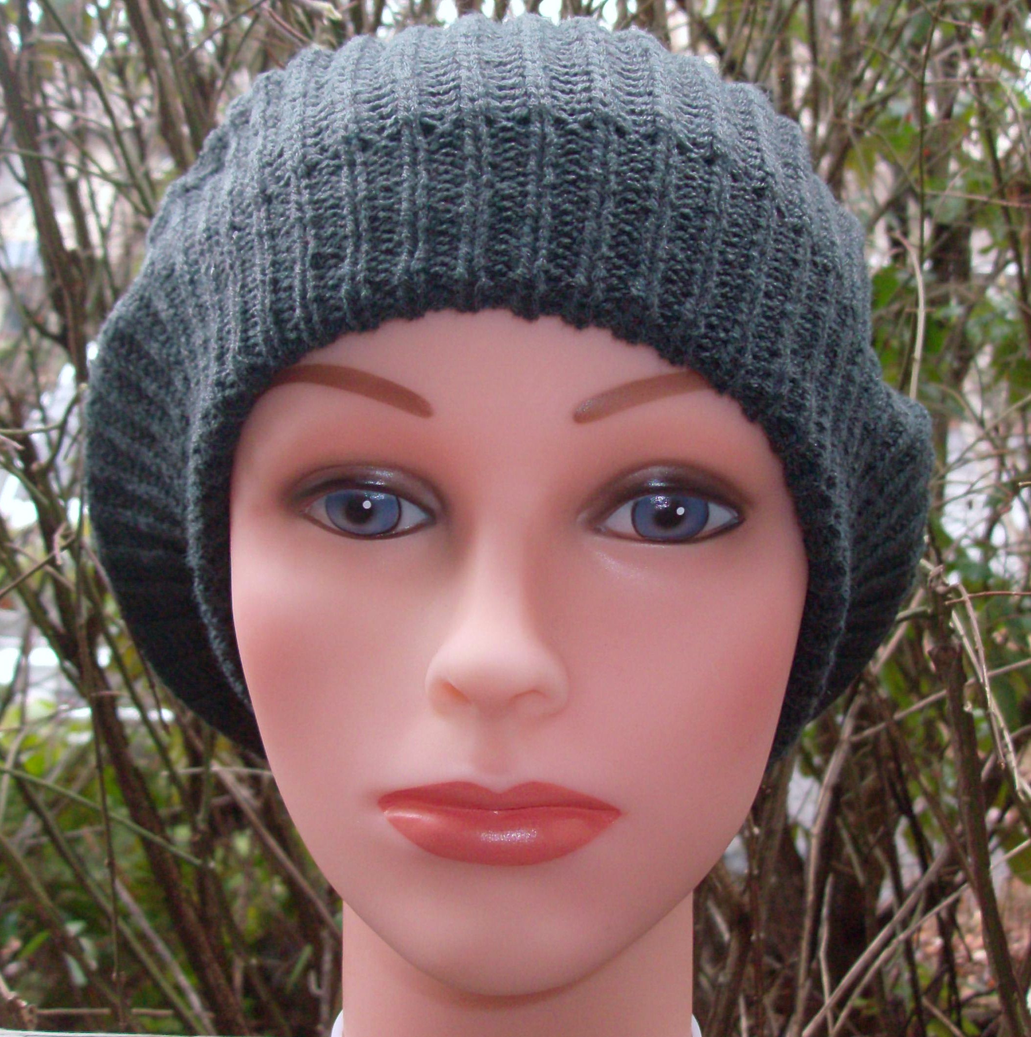 Plain beret charcoal gray