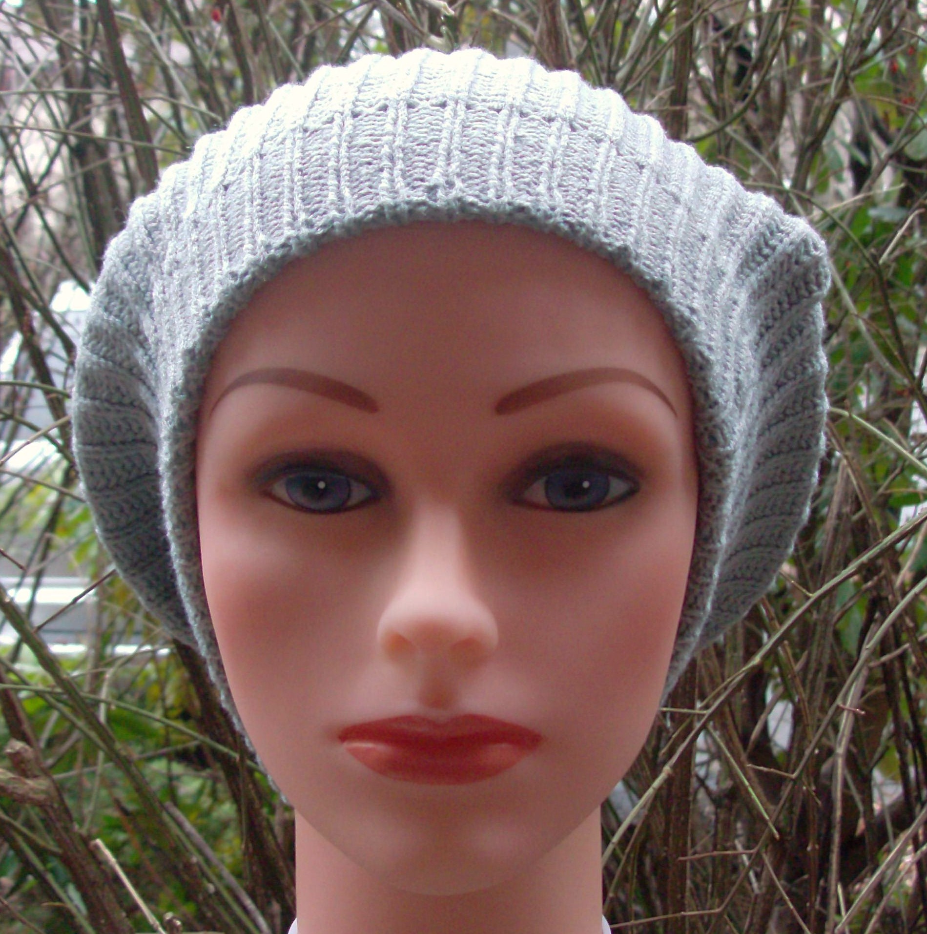 Plain beret light gray