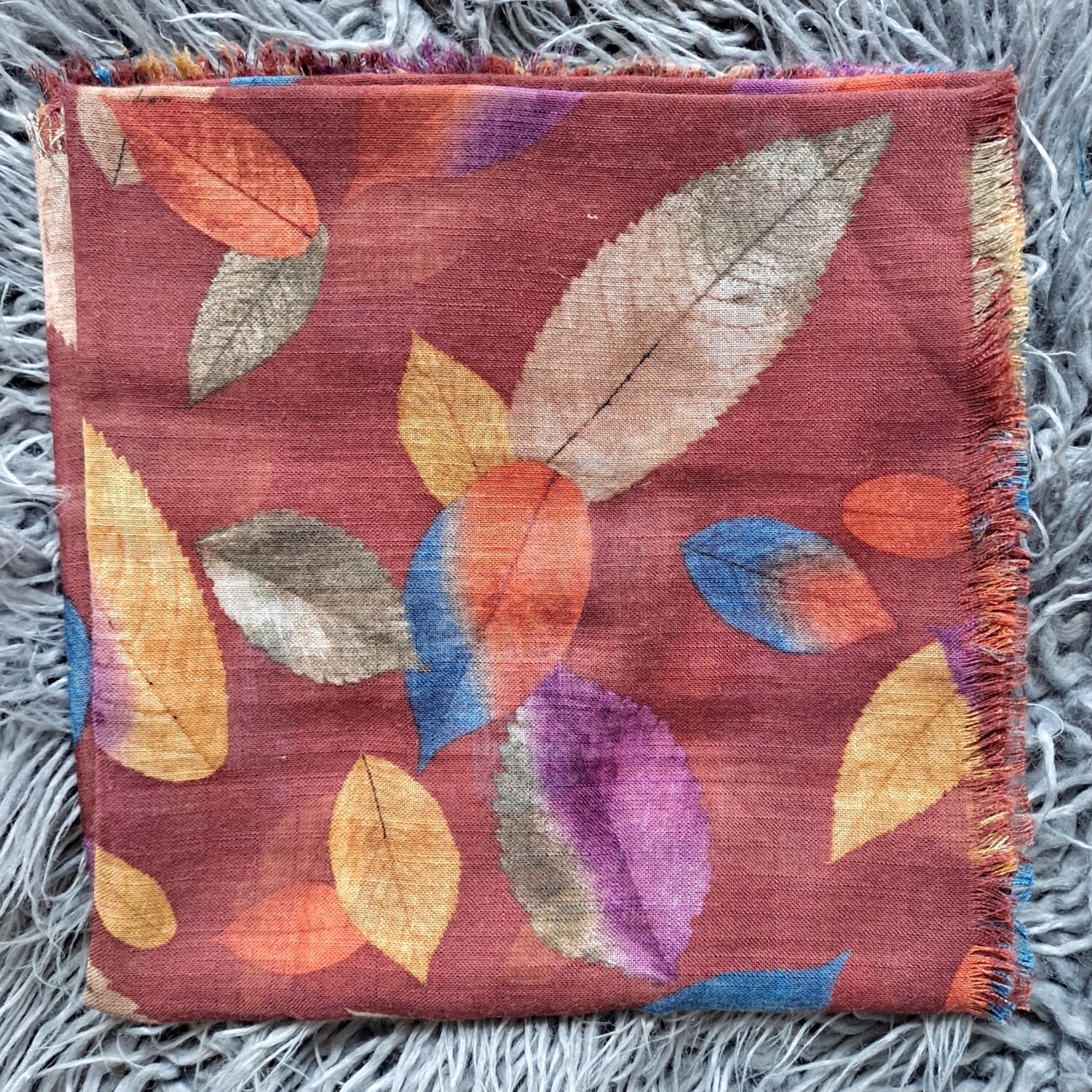 Marooon leaves - soft fringes tichel