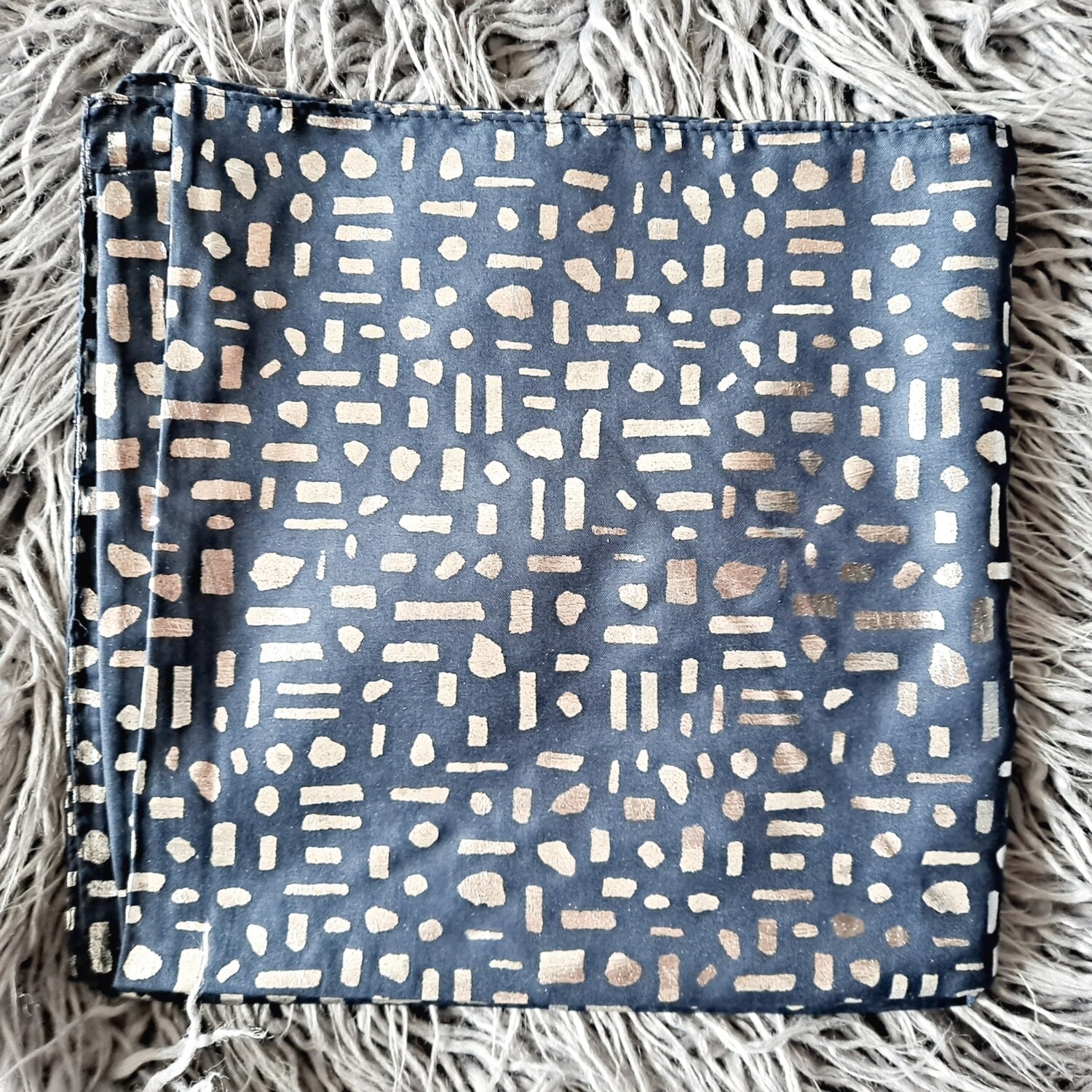 Navy/silver metallic shapes patterned tichel
