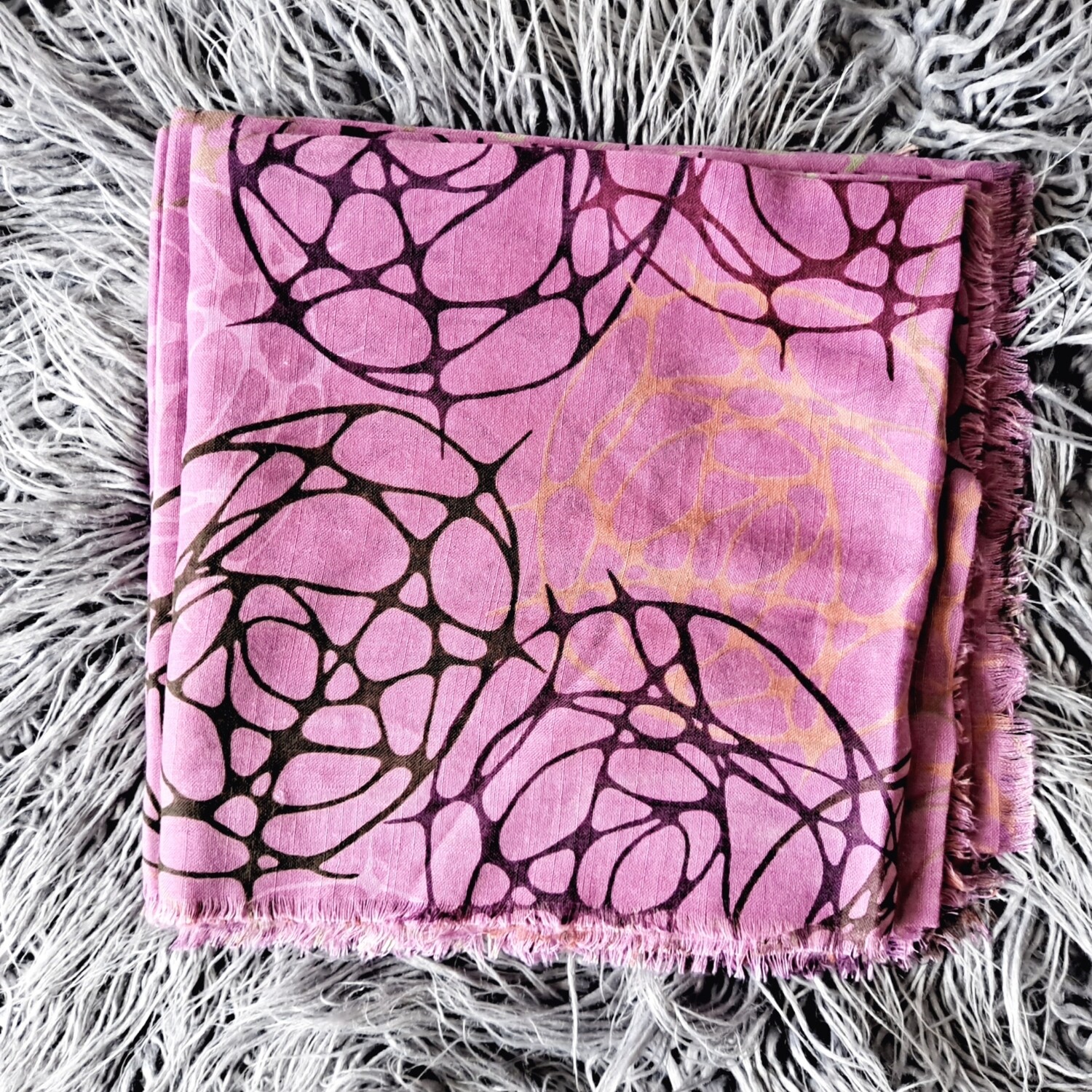 Rosewood circle pattern - soft fringes tichel