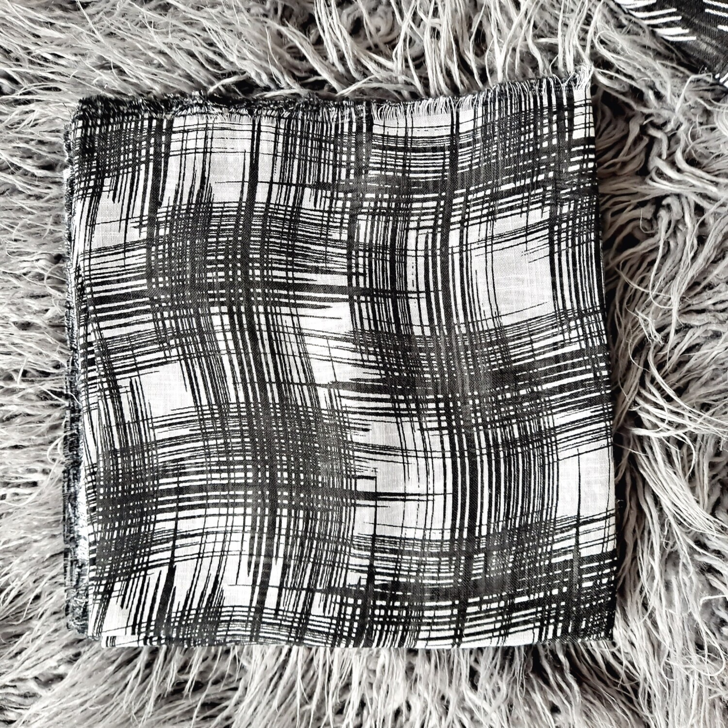 White/black lines - soft fringes tichel