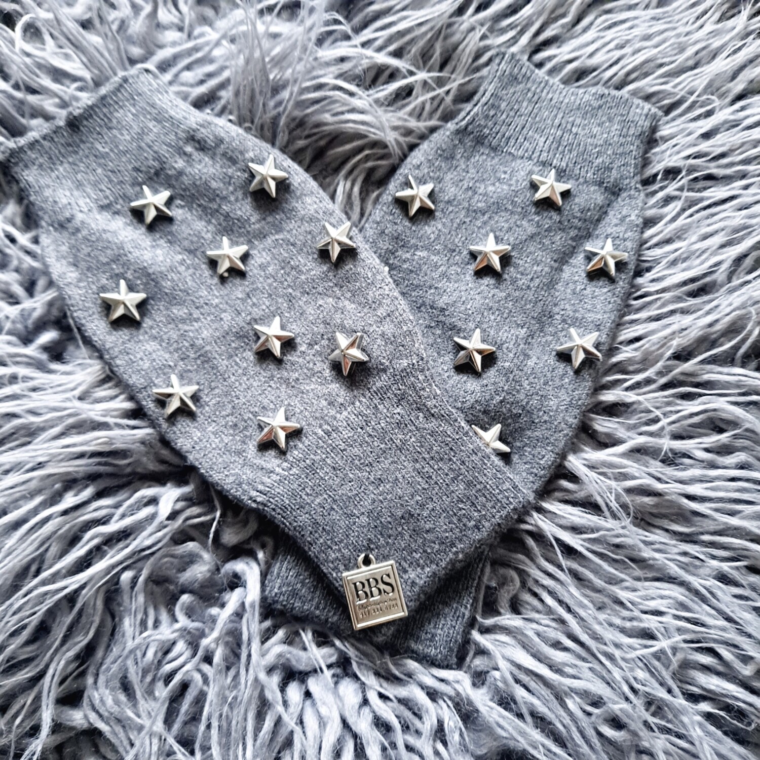 Thin fingerless gloves w/silver stars - dark gray