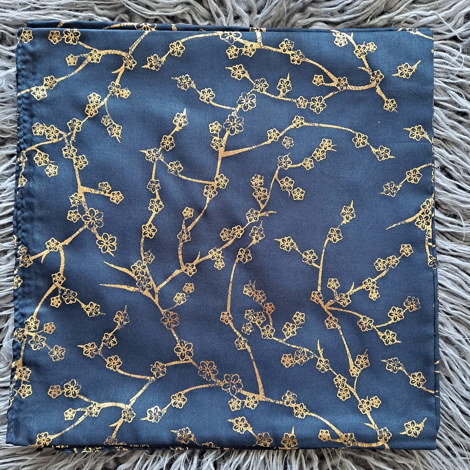 Navy/gold metallic berries patterned tichel
