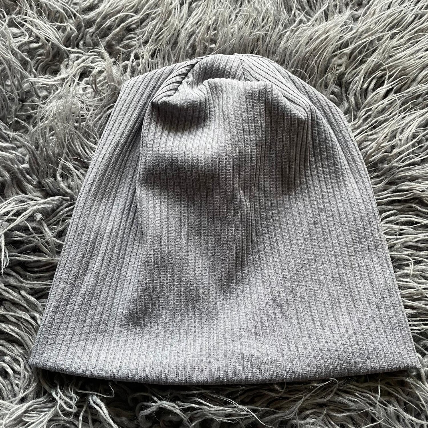 Light grayish blue beanie - thick ribs