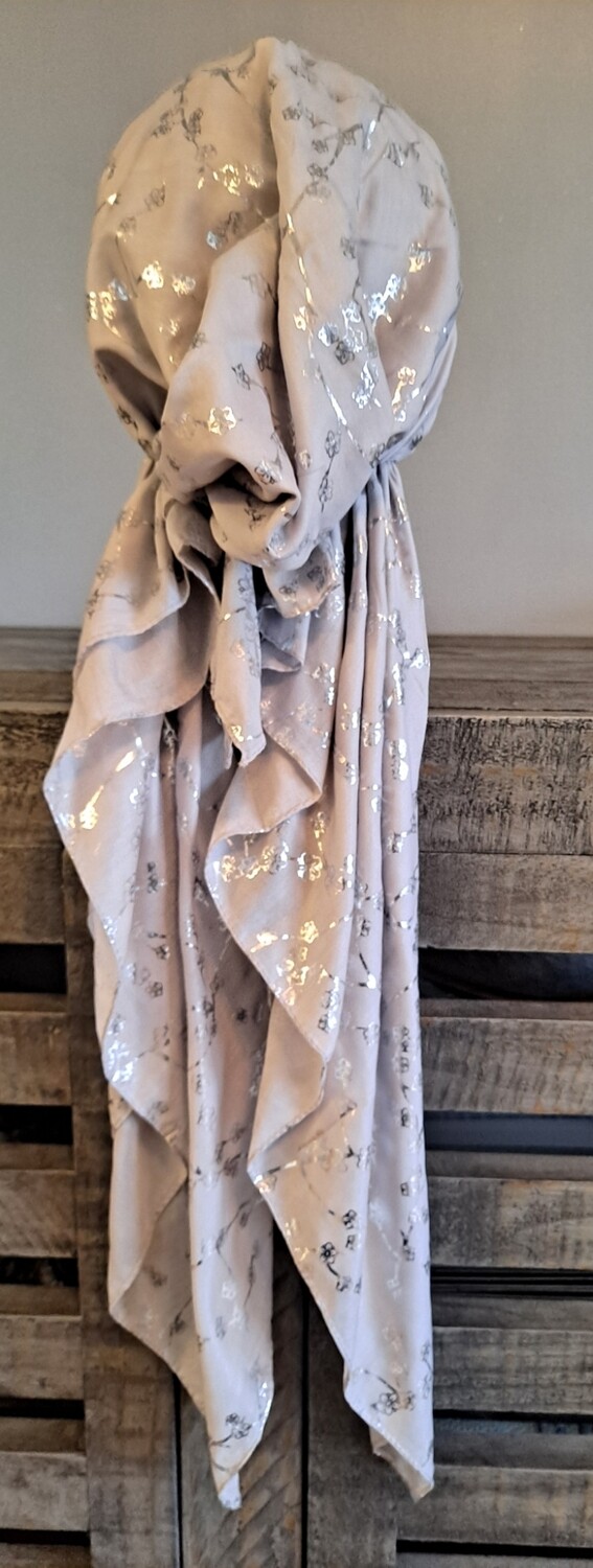 Light silvery gray - silver berries metallic pretied tichel