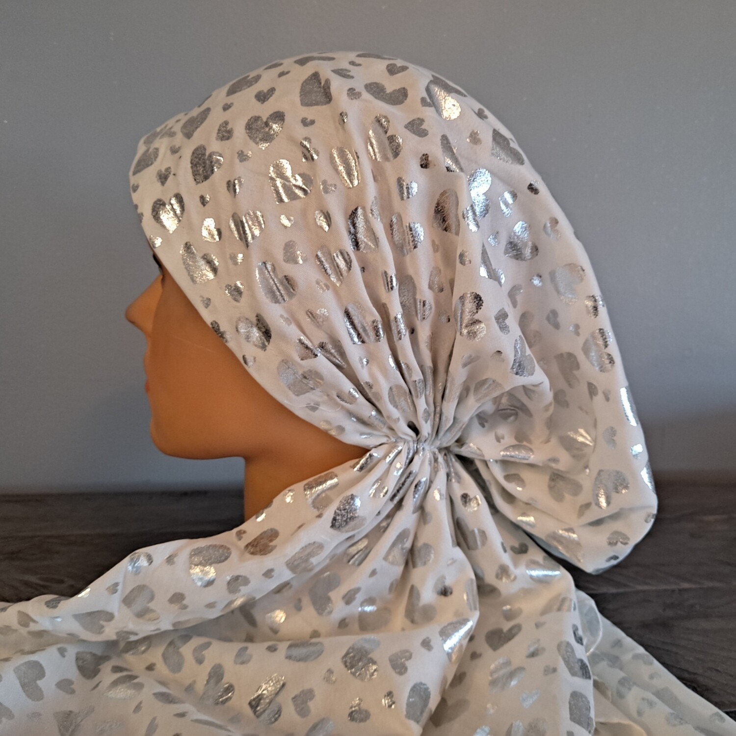 Off white - solid silver metallic hearts pretied tichel