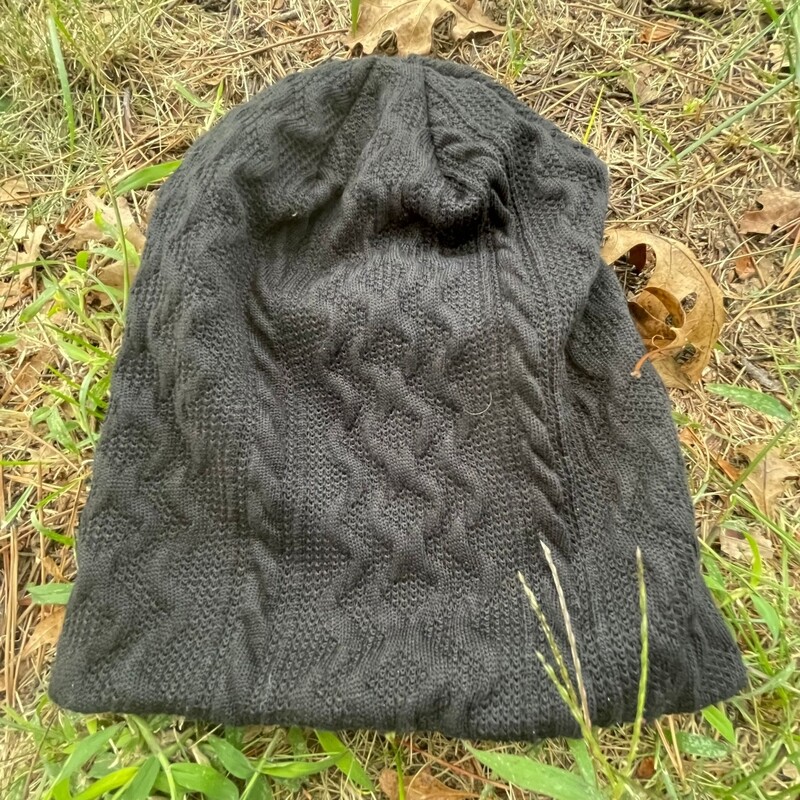 Black cable knit beanie