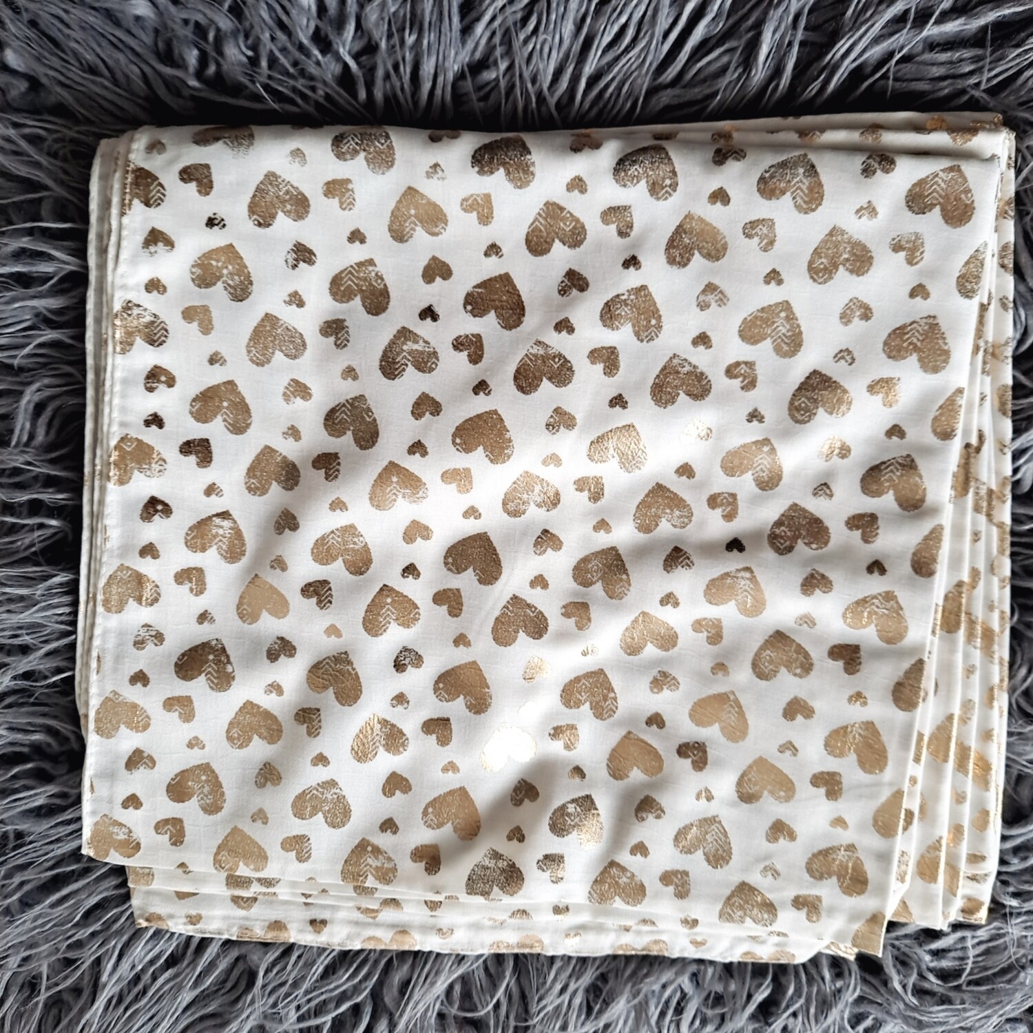 Off white/gold metallic solid hearts tichel