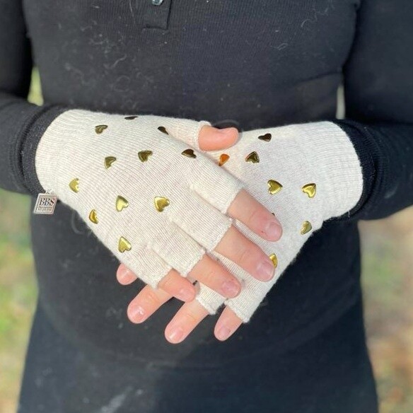Thin half finger gloves w/gold hearts - beige 