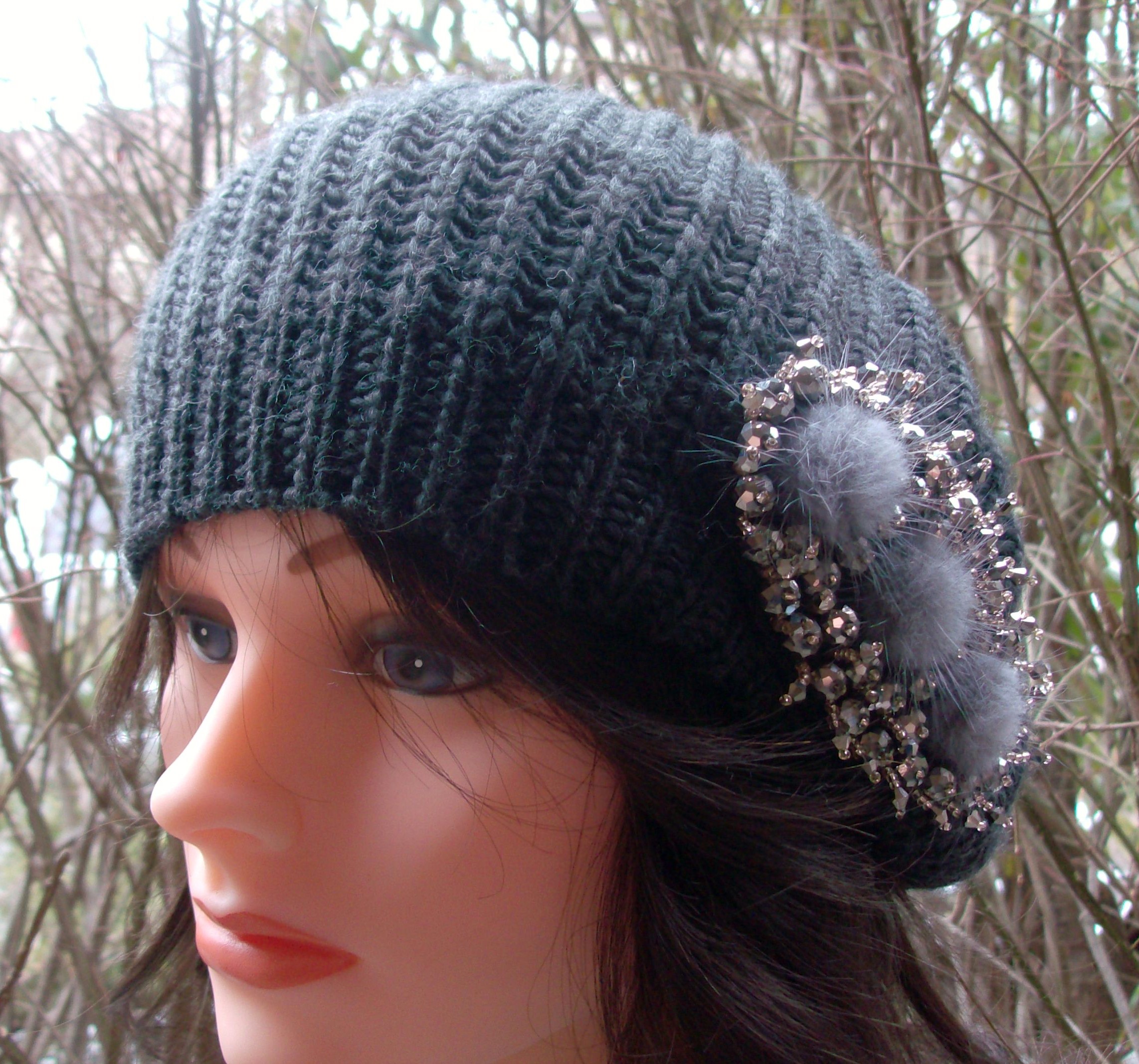 Chic beret charcoal gray