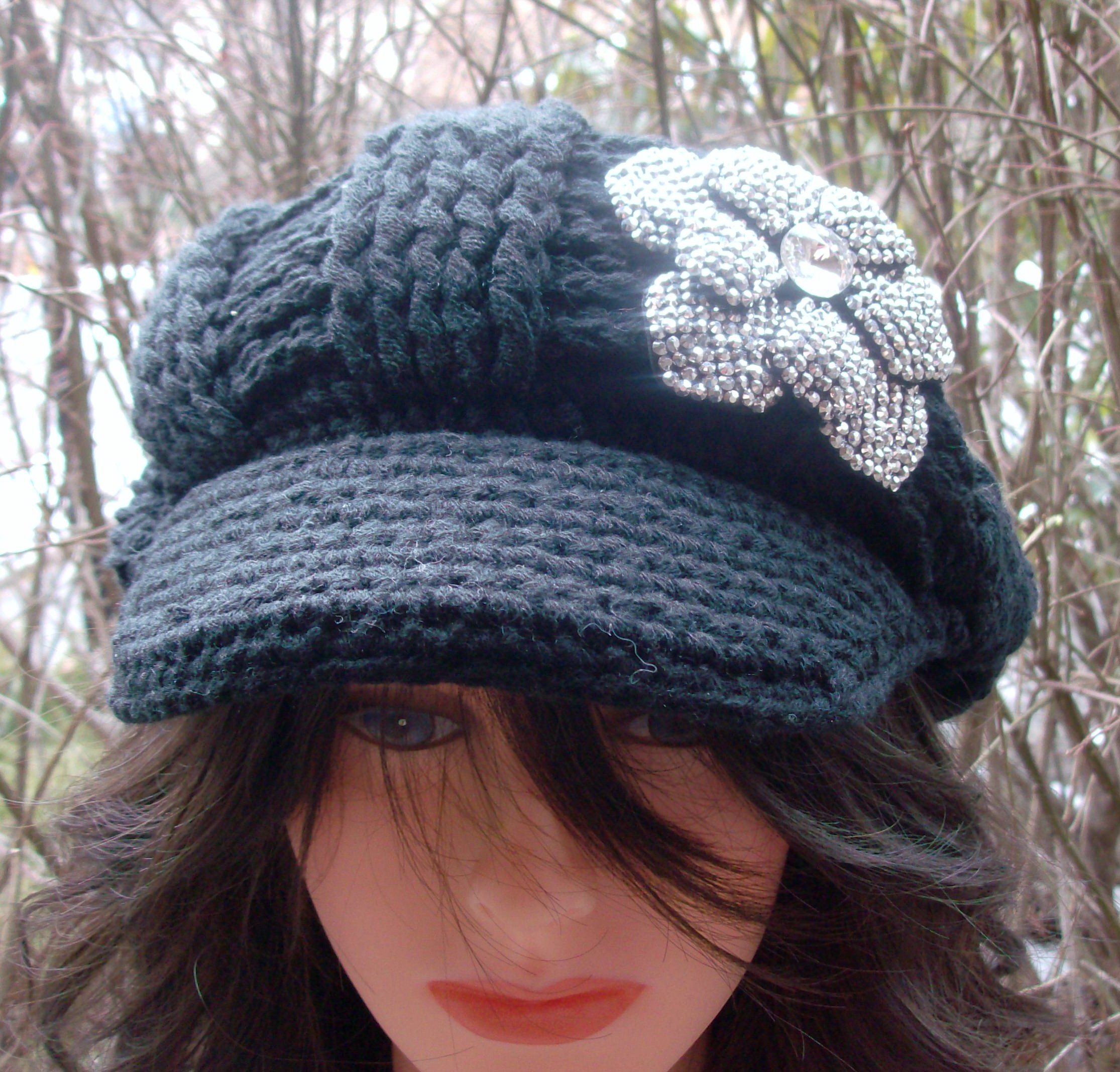 Chic hat black