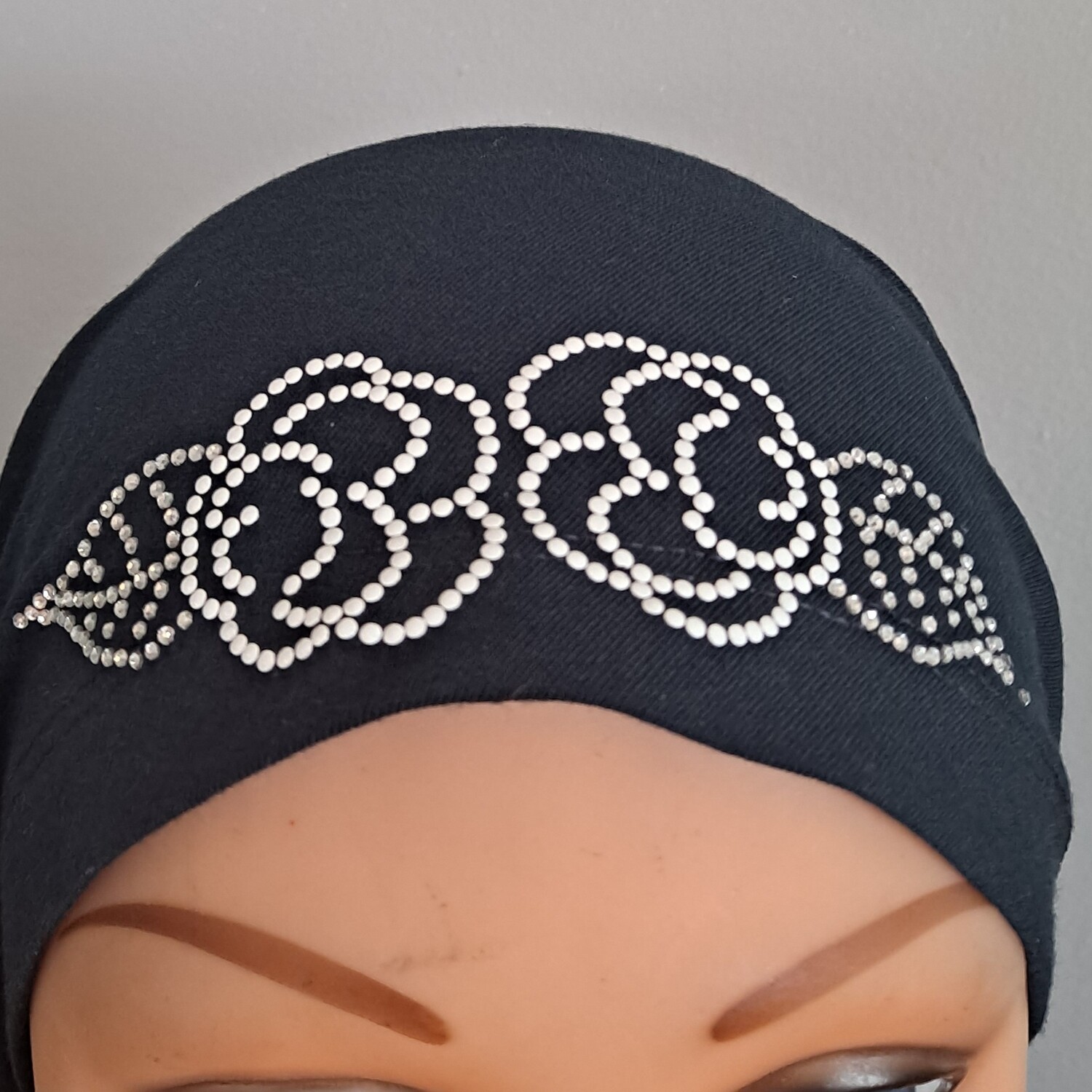 Navy pre tied tichel with applique