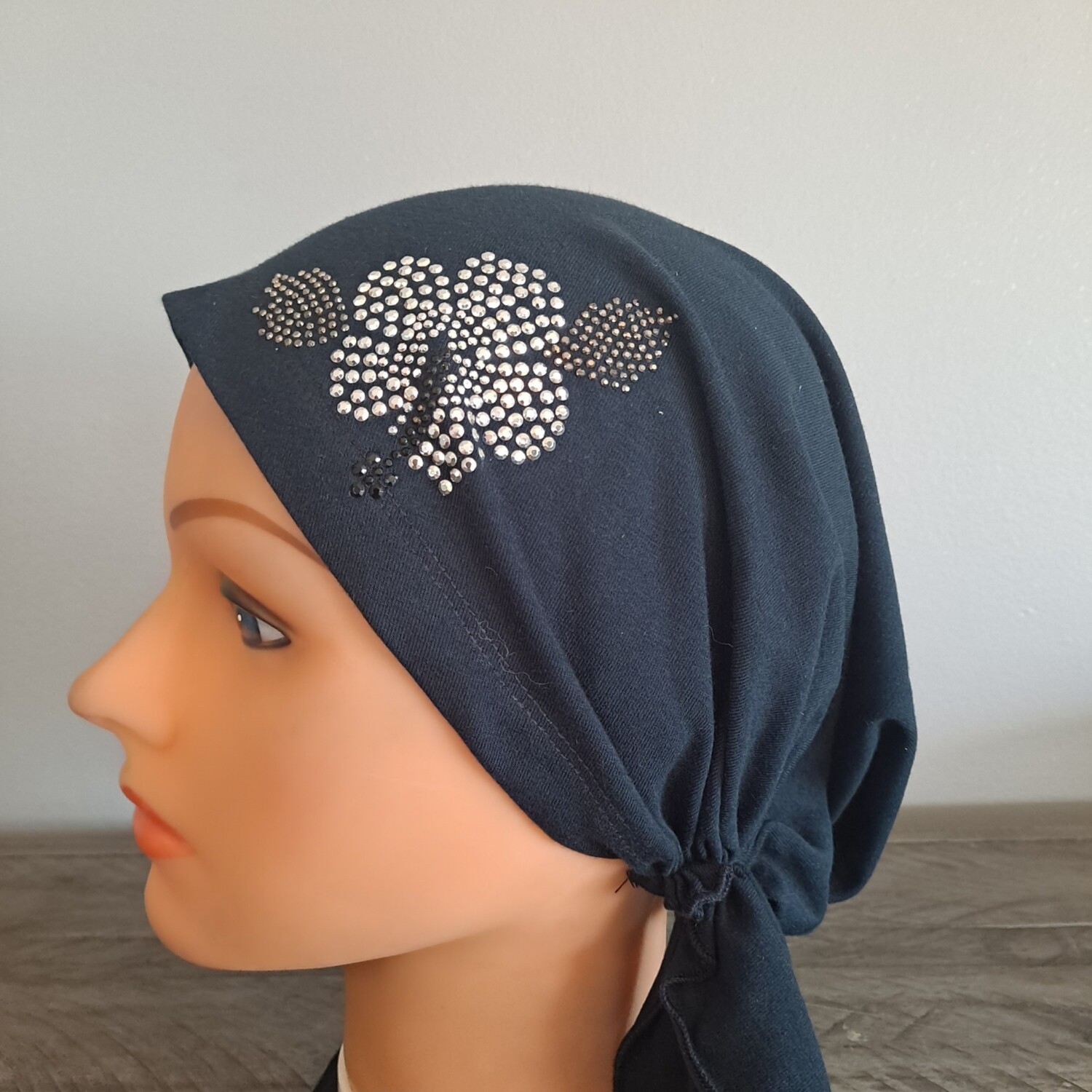 Navy pre tied tichel with applique