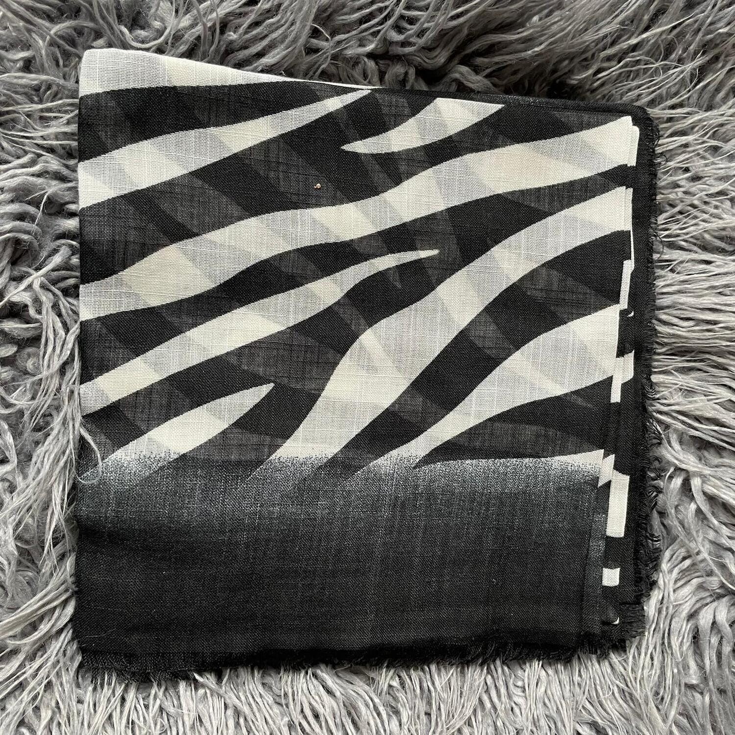Black, black/white - stripy soft fringes tichel