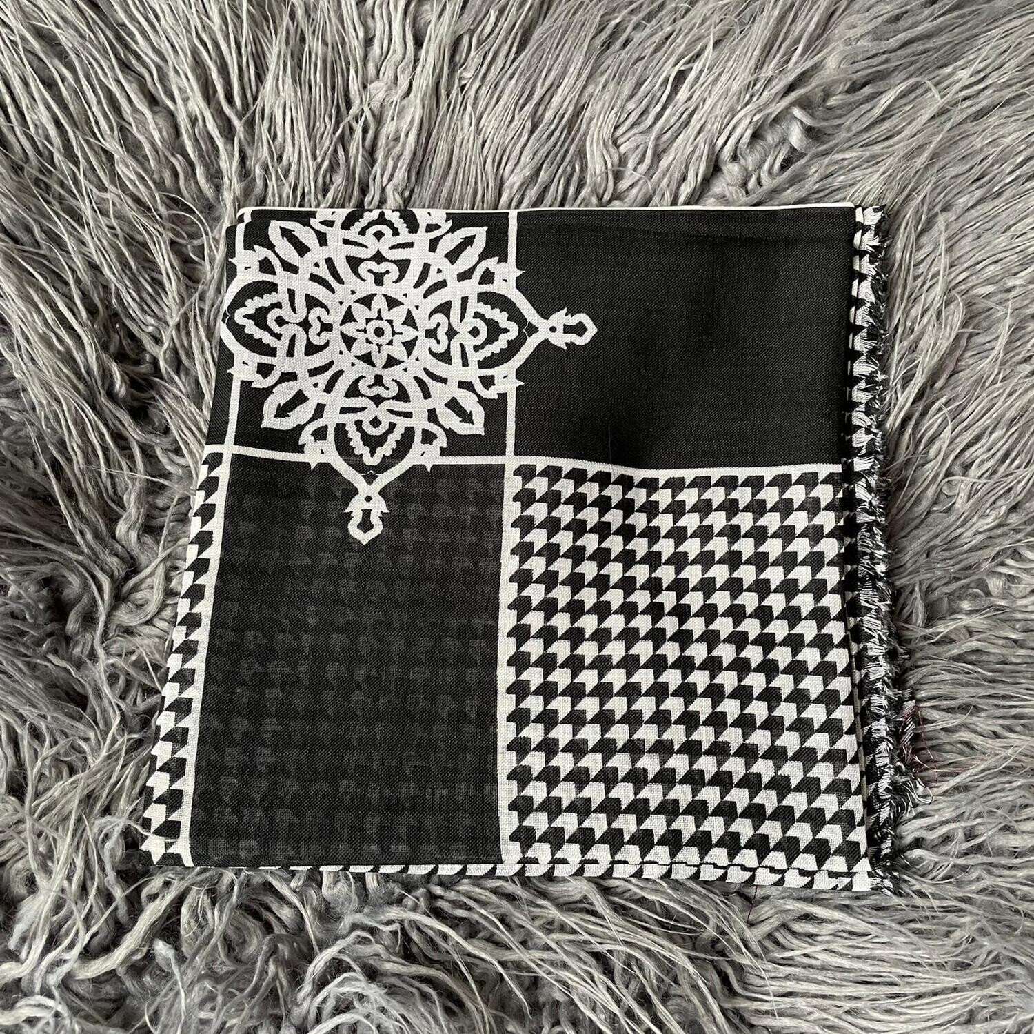Black/white  - soft fringes tichel