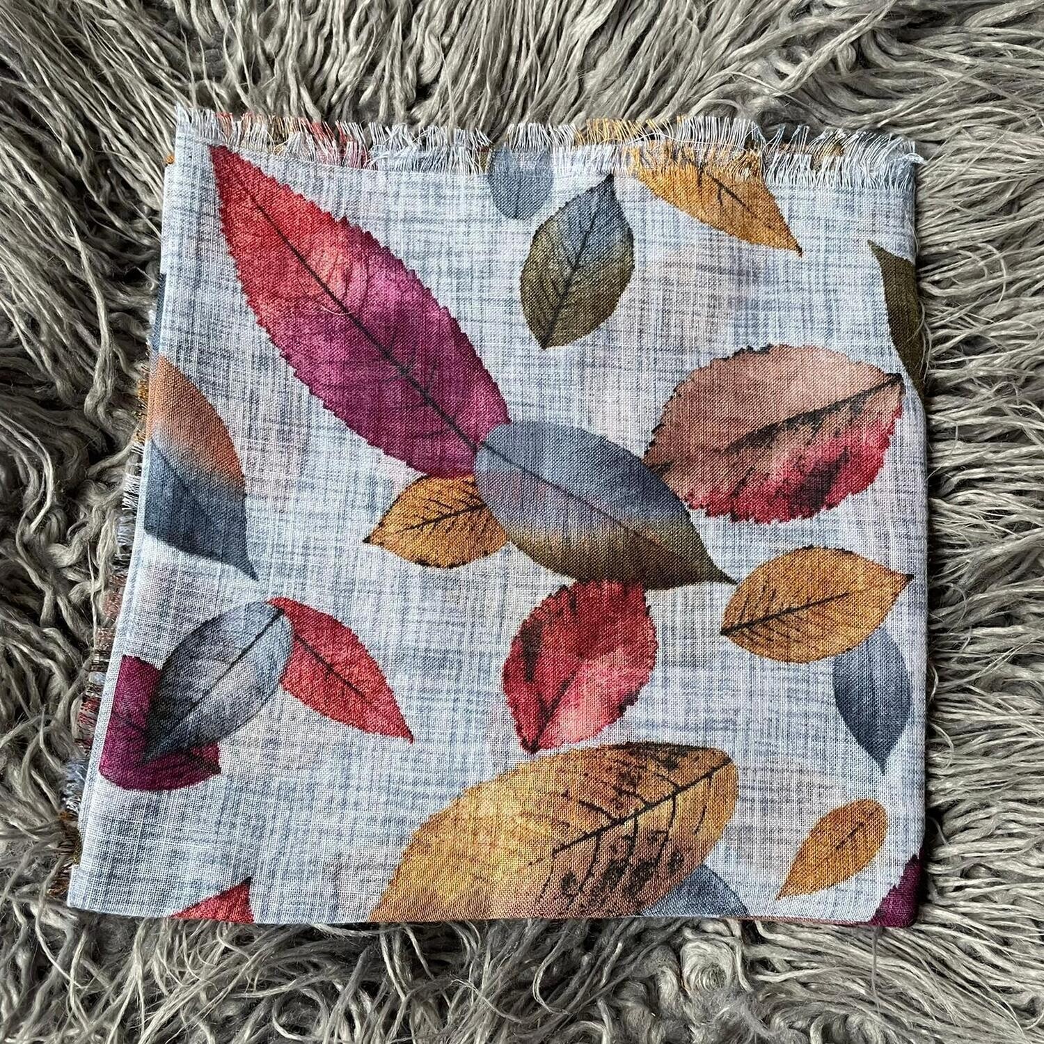 Light grayish blue leaves - soft fringes tichel