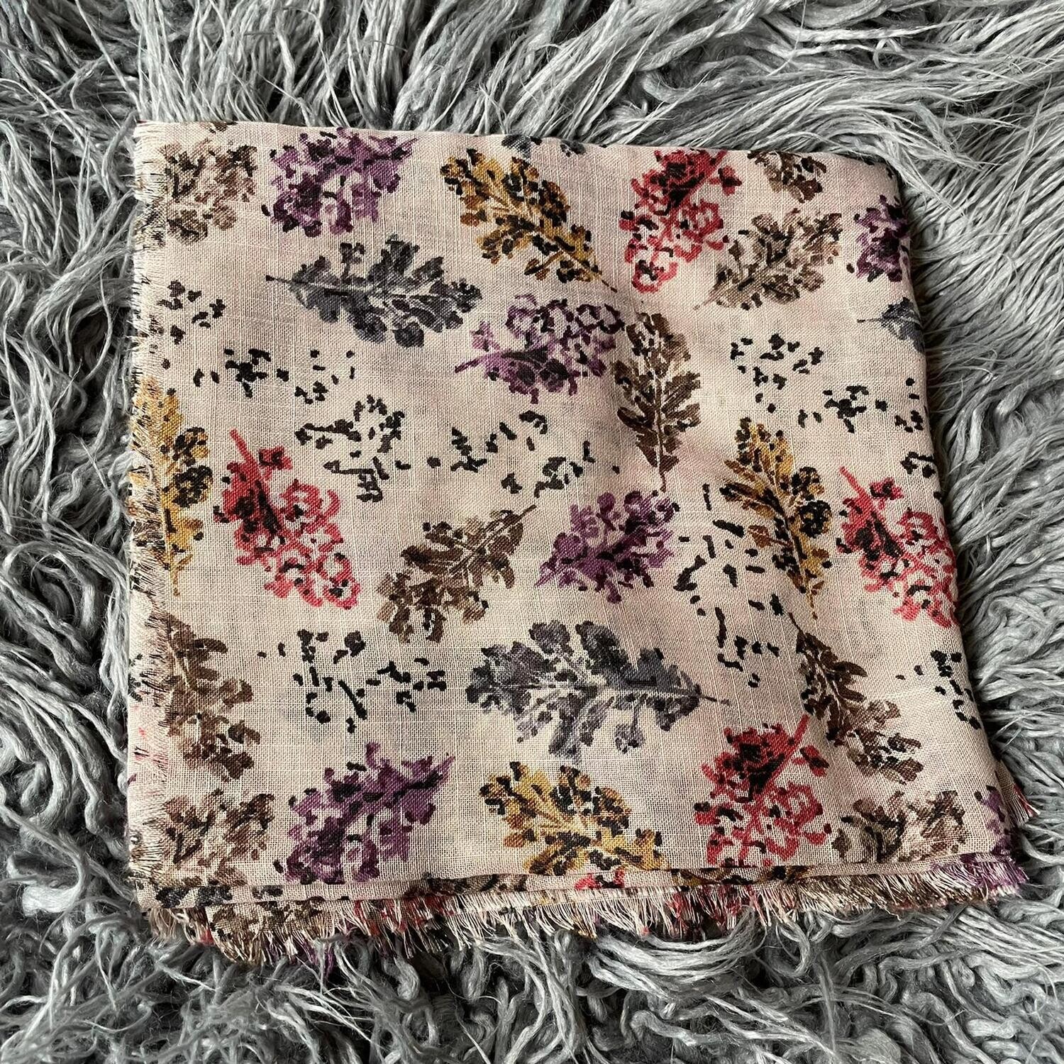 Beige pretty leaves - soft fringes tichel