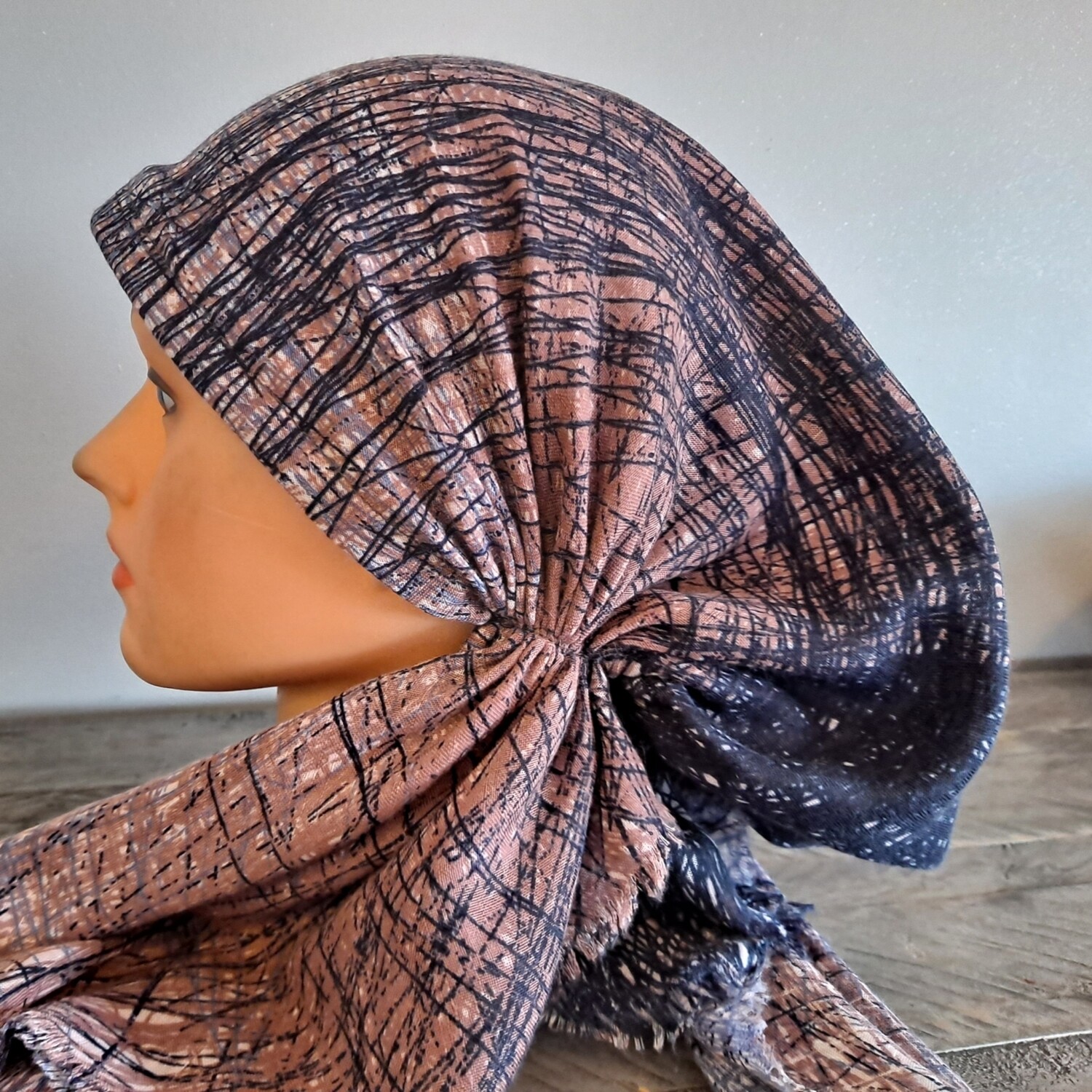 Navy/mauve shaded feathered - soft fringes pretied tichel w/band sewn in (BBS)