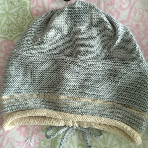 Short knit slouch with tie design at back, Choose: light blue