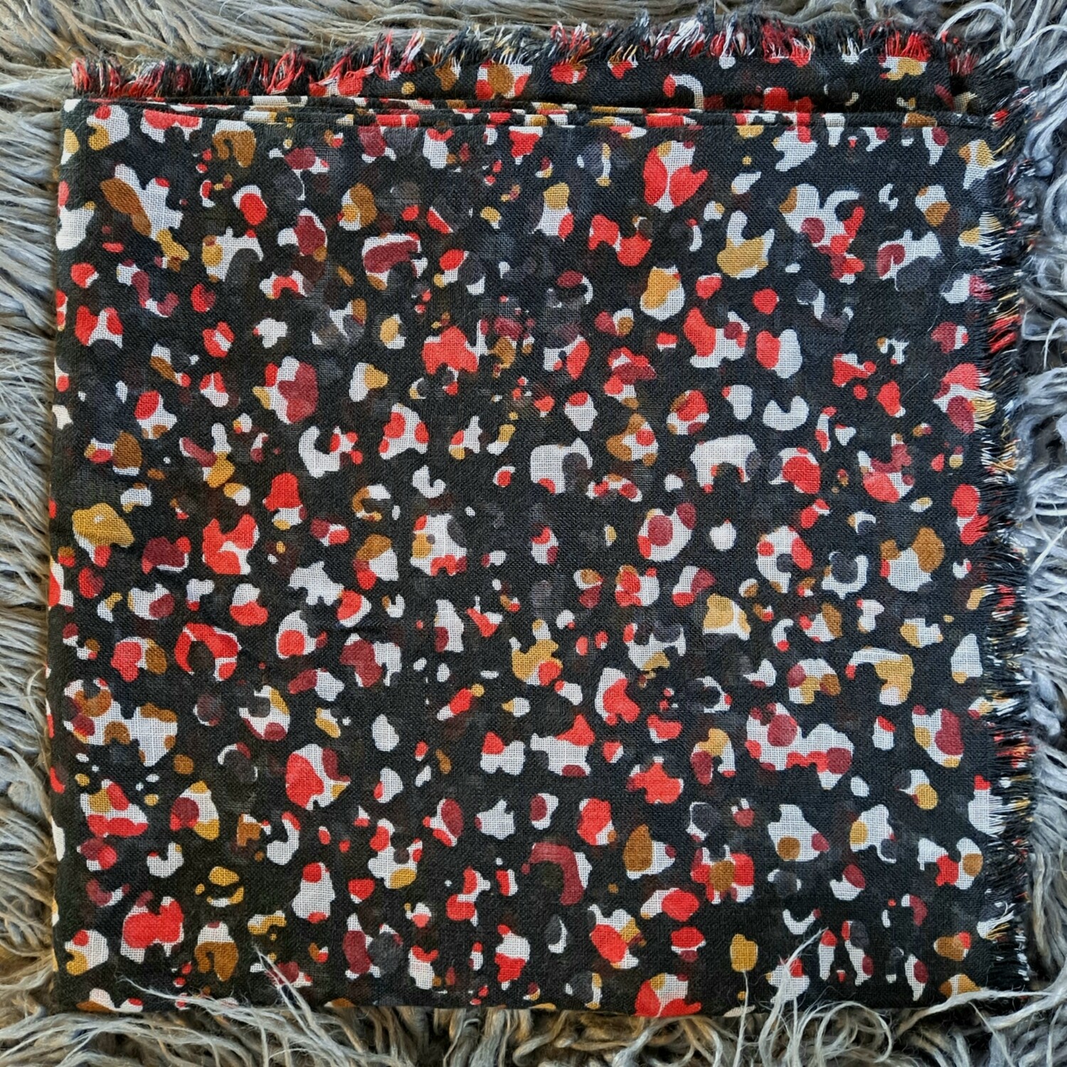 Black/red colored drops - soft fringes tichel