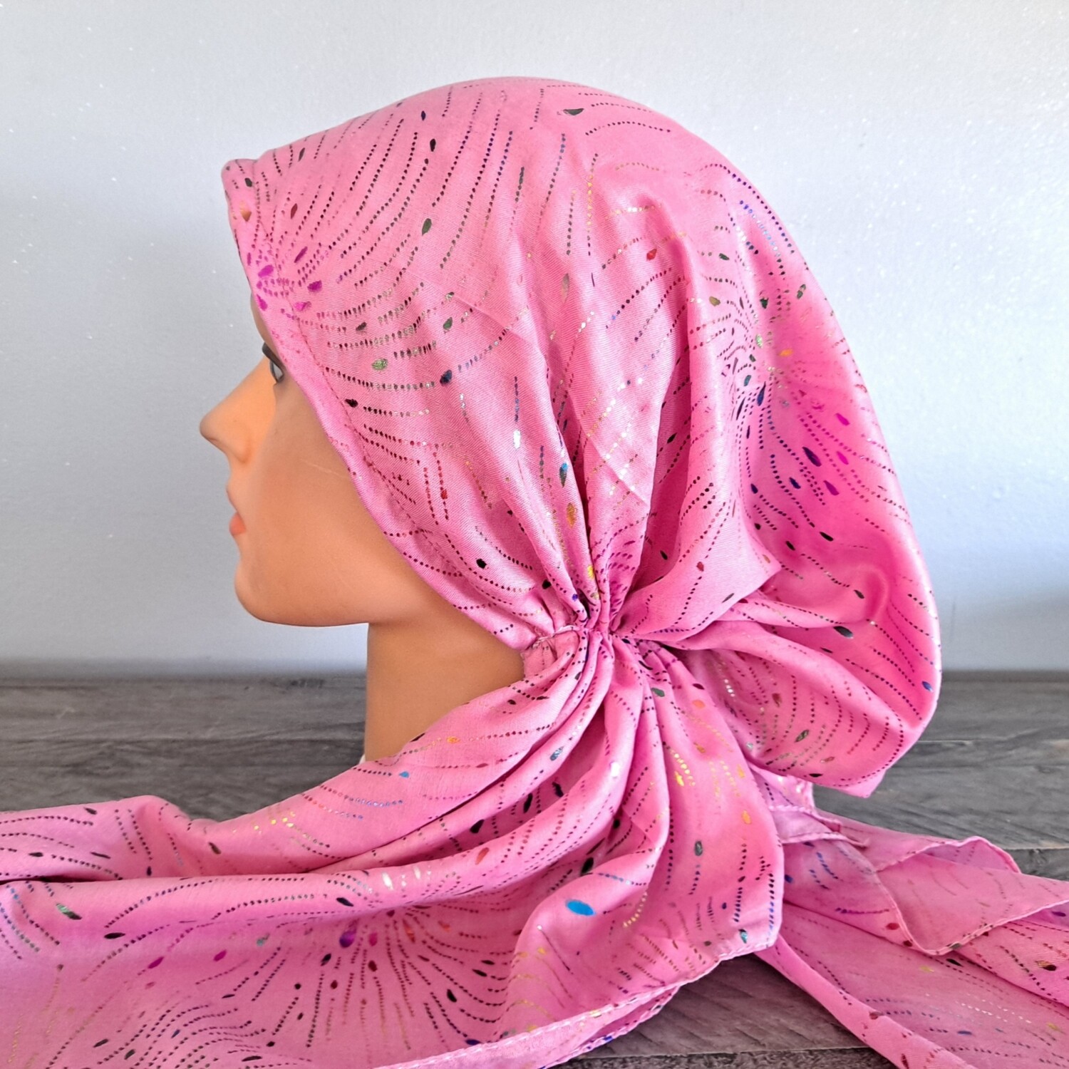 Light pink/colorful -streaks pattern pre-tied tichel w/band sewn in (BBS)
