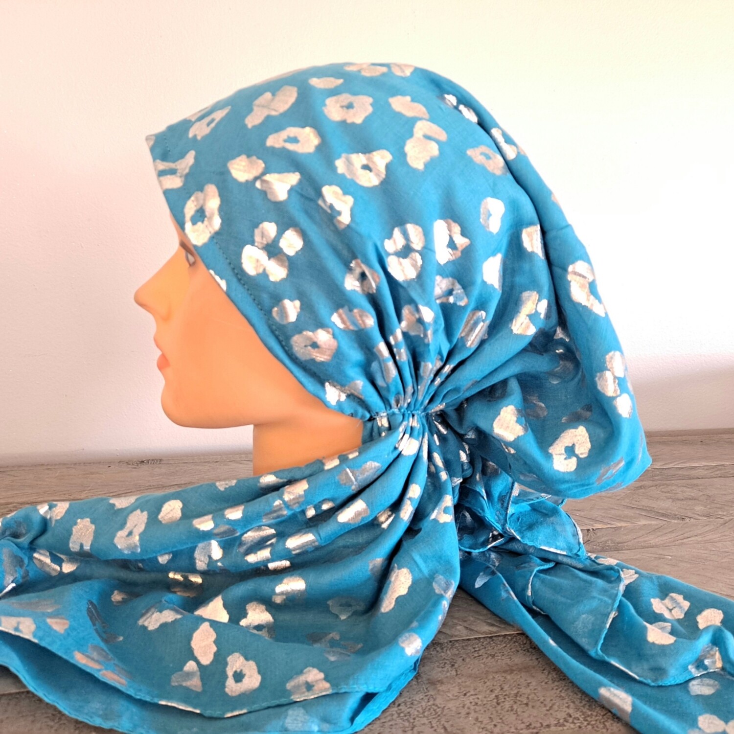Turquoise/silver -leopard pattern pre-tied tichel w/band sewn in (BBS)