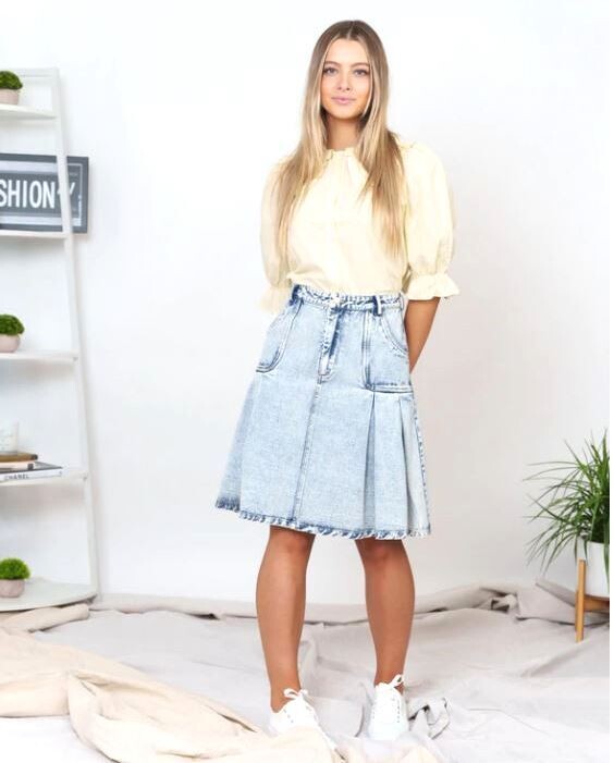 Light denim wash box pleat skirt