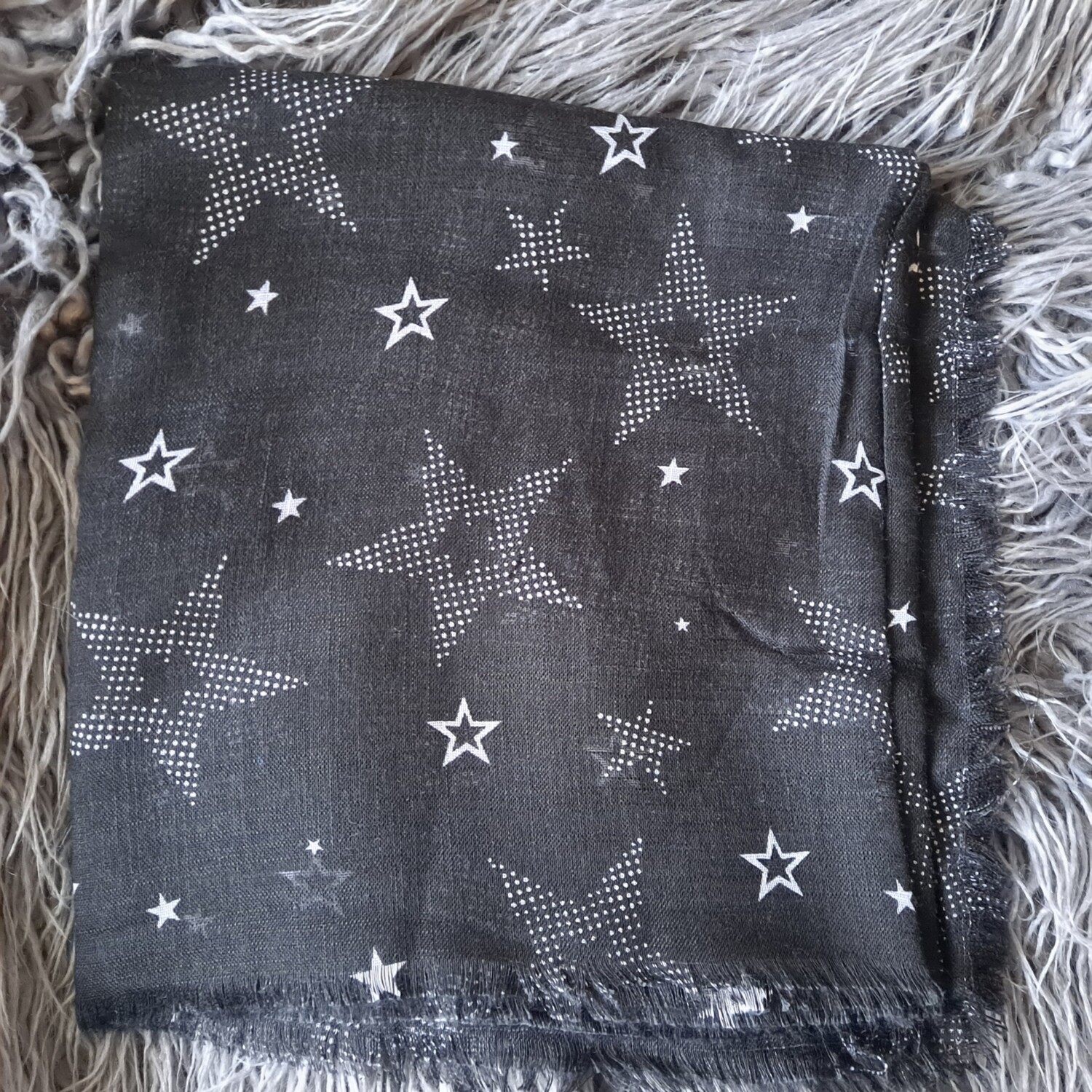 Black/white stars - soft fringes tichel