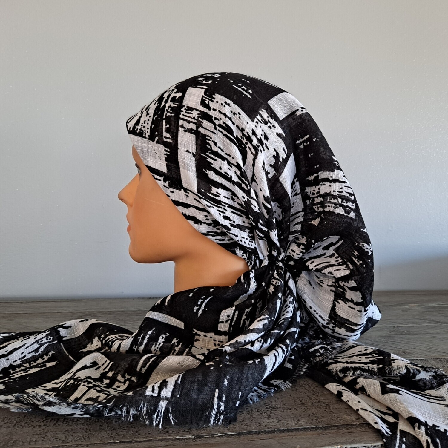 Black/white patterned soft fringes pretied tichel  w/band sewn in (BBS)