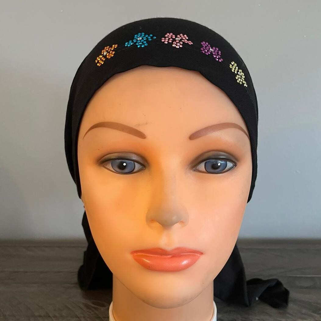 Black paper thin pre tied tichel with applique