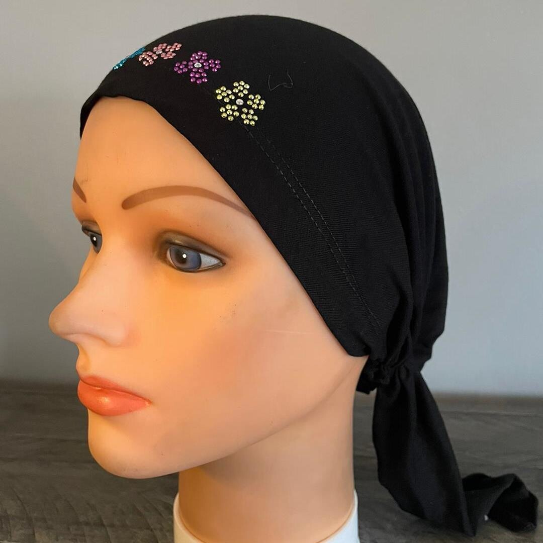 Black paper thin pre tied tichel with applique