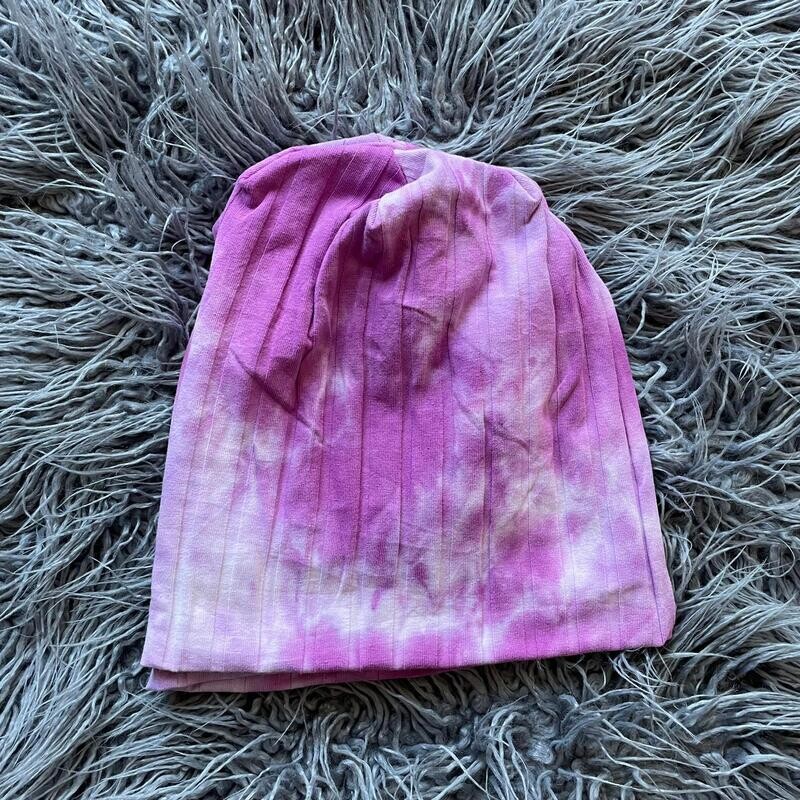 Fuchsia tie dyed wide ribbed beanie