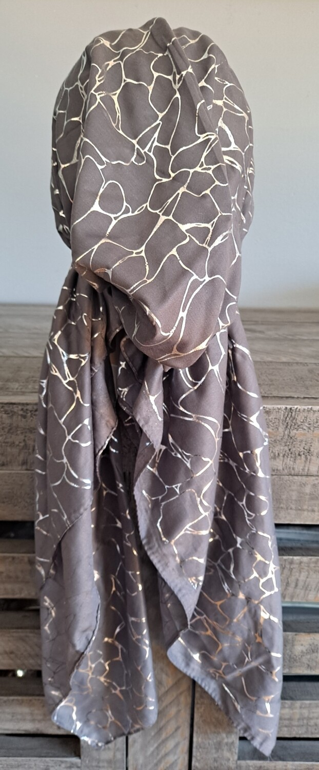 Gray/silver patterned metallic pretied tichel