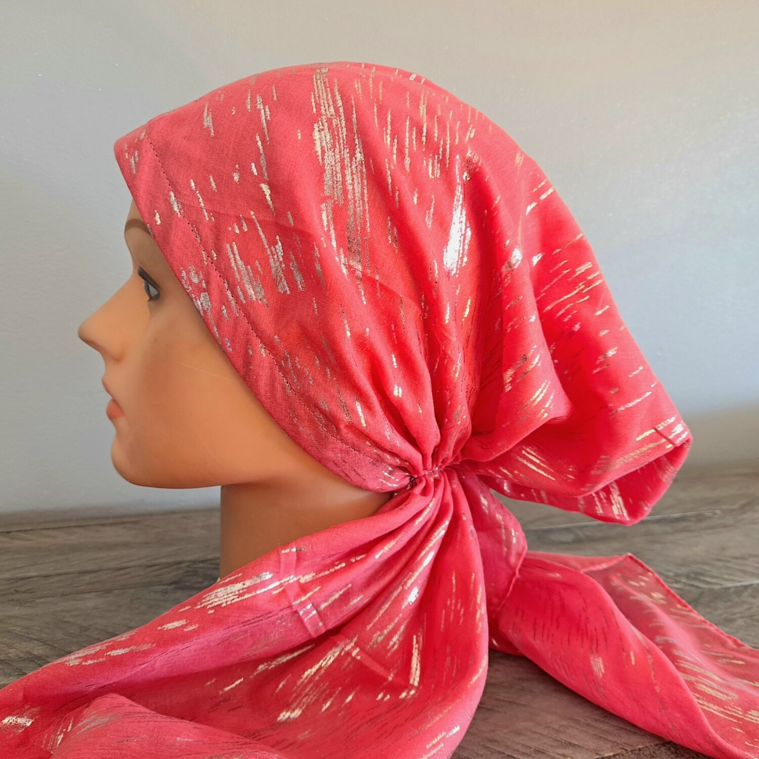 Coral/silver -streaks pattern pre-tied tichel