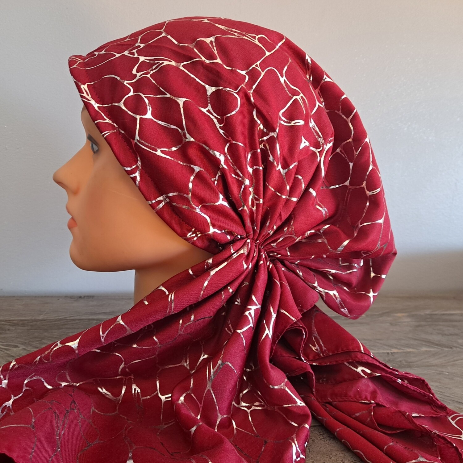 Maroon/silver patterned metallic pretied tichel