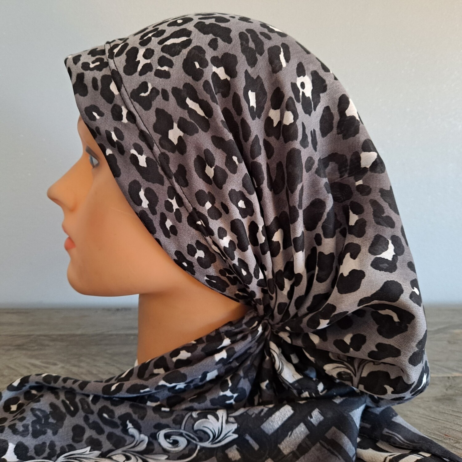 Black leopard Turkish Tichel w/band sewn in